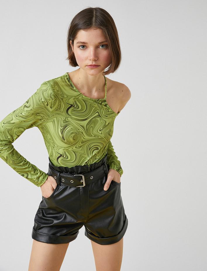  Asimetrik Yaka Tişört