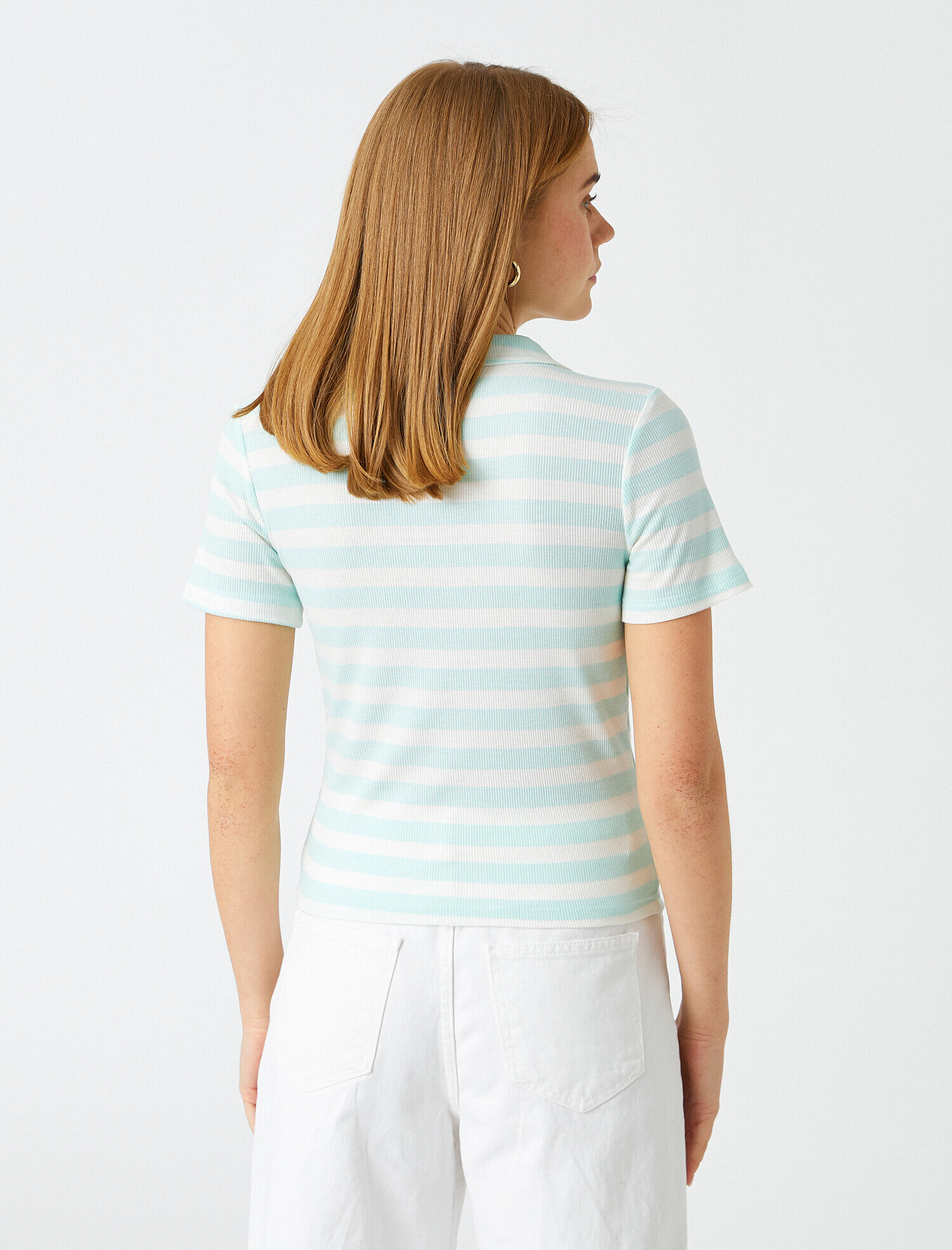   V Yaka Kısa Kollu Çizgili Tişört