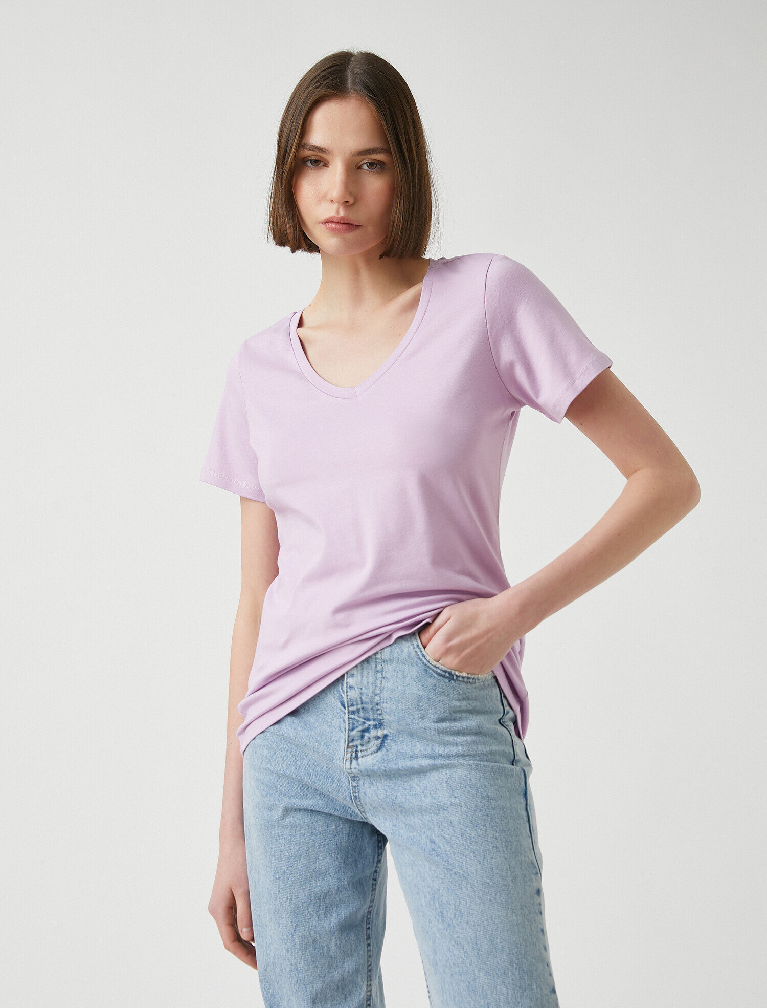   V Yaka Kısa Kollu Basic Tişört