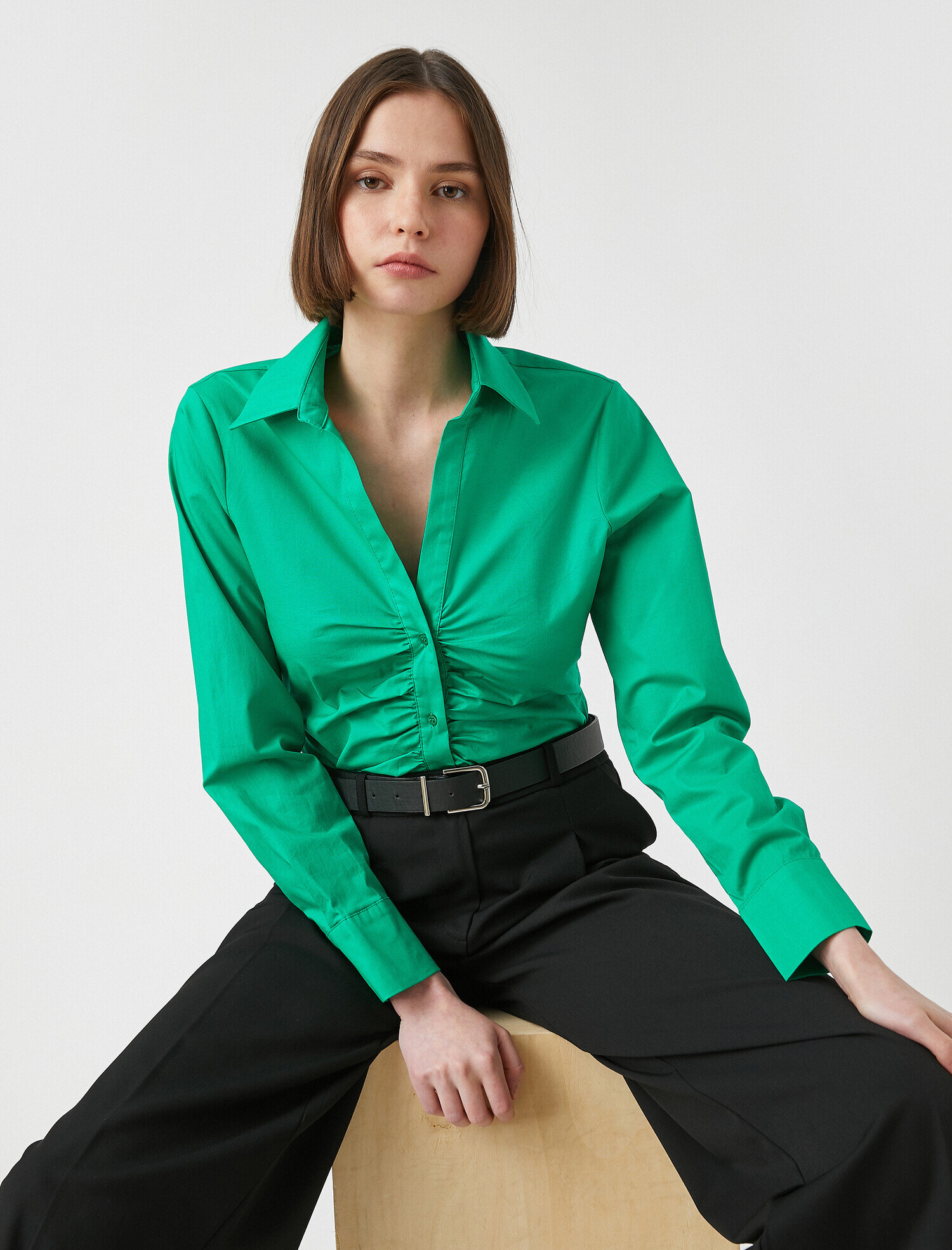   Uzun Kollu Büzgülü Pamuklu Gömlek