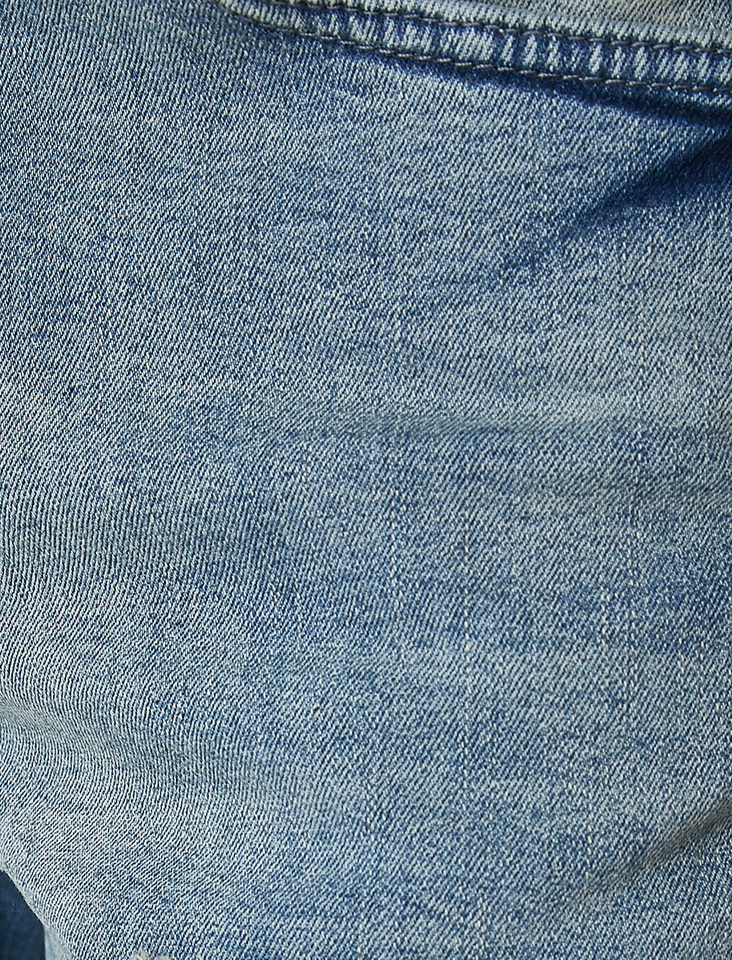   Eskitilmiş Kot Şort