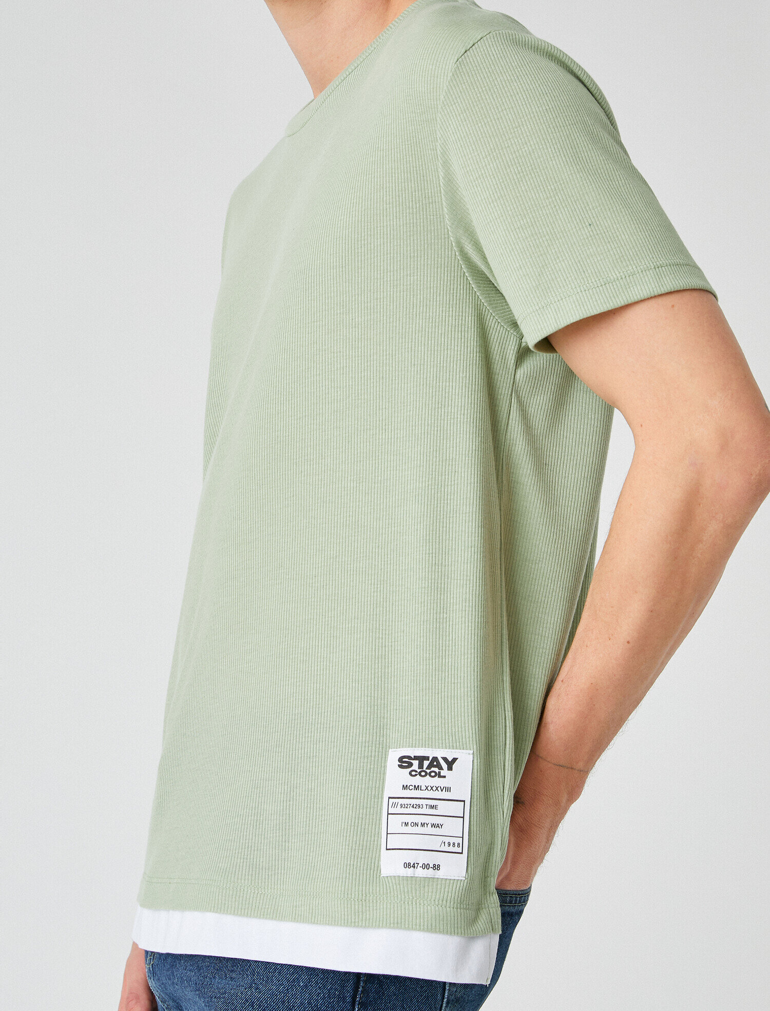   Oversize Etiketli Tişört