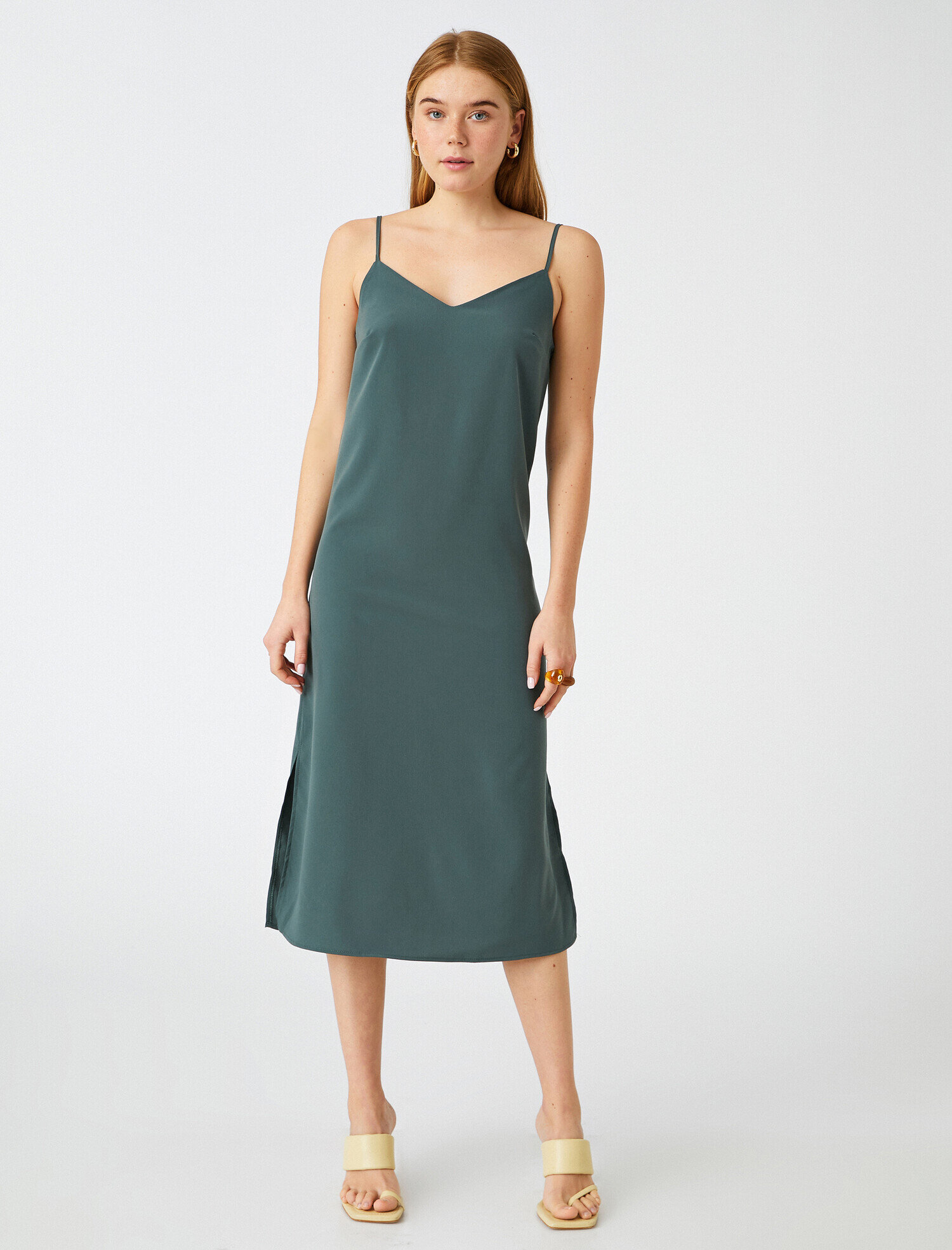   Yırtmaçlı Elbise Askılı Midi