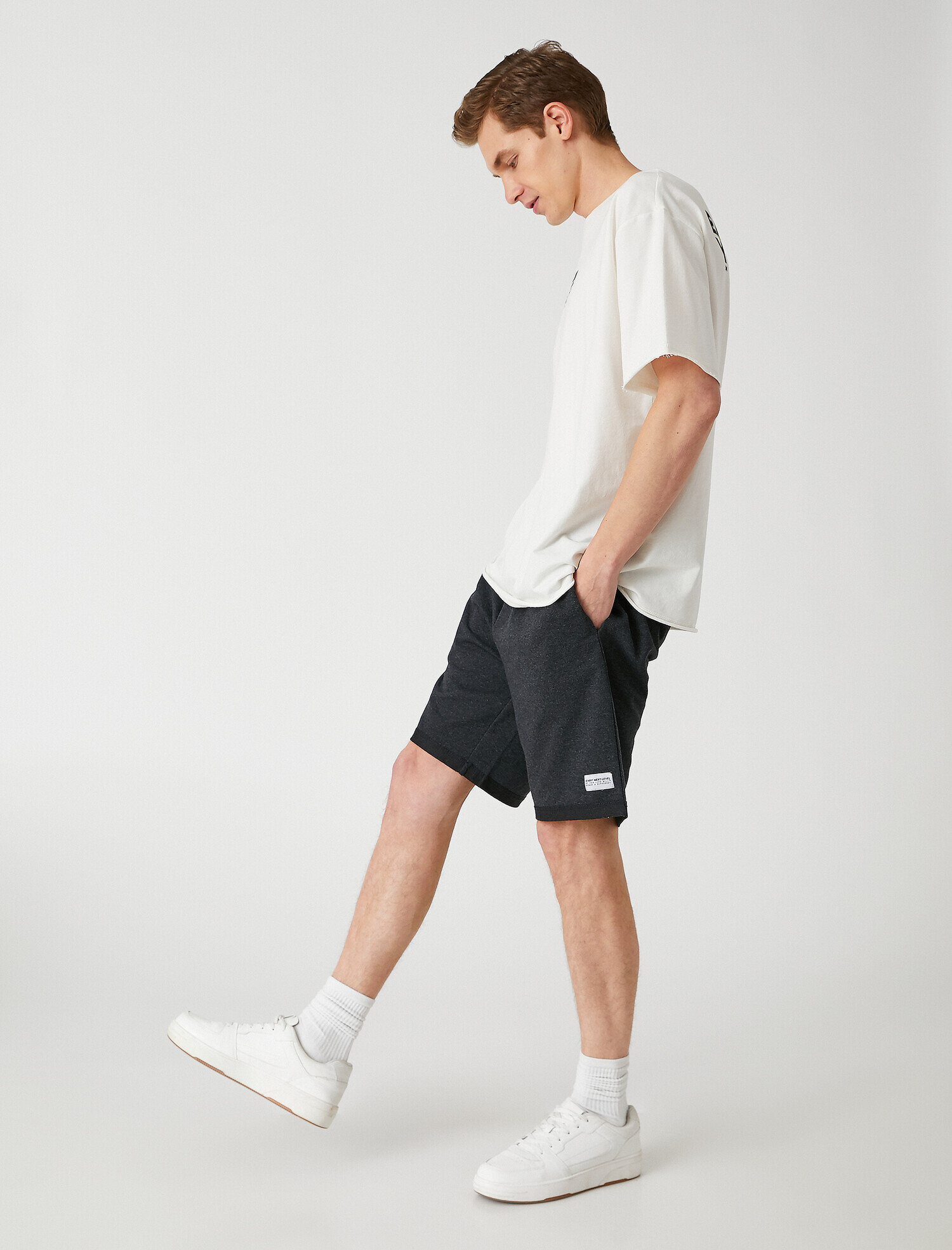 Koton Slim Fit Etiketli Şort. 1 Koton Slim Fit Etiketli Şort. 1