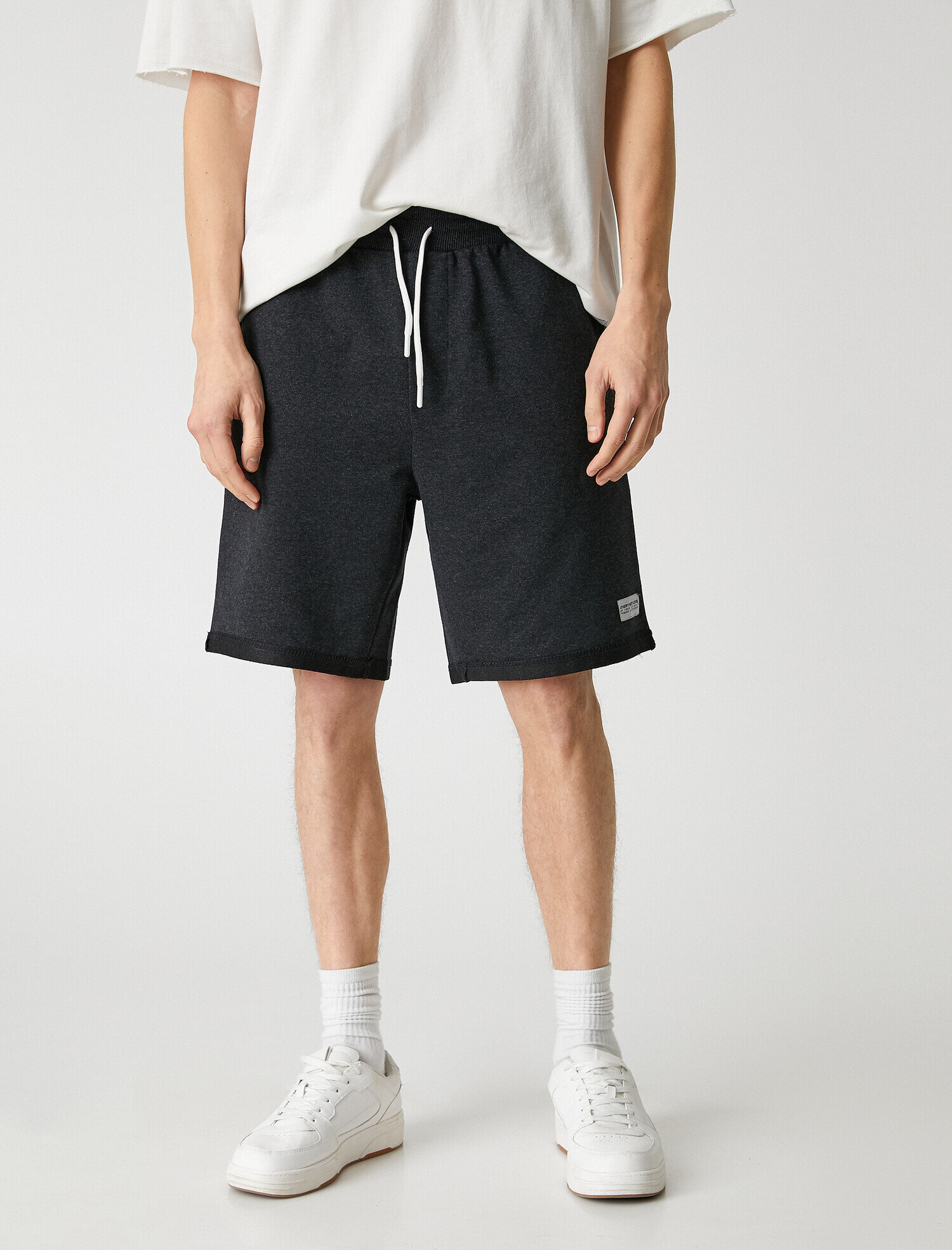 Koton Slim Fit Etiketli Şort. 3 Koton Slim Fit Etiketli Şort. 3