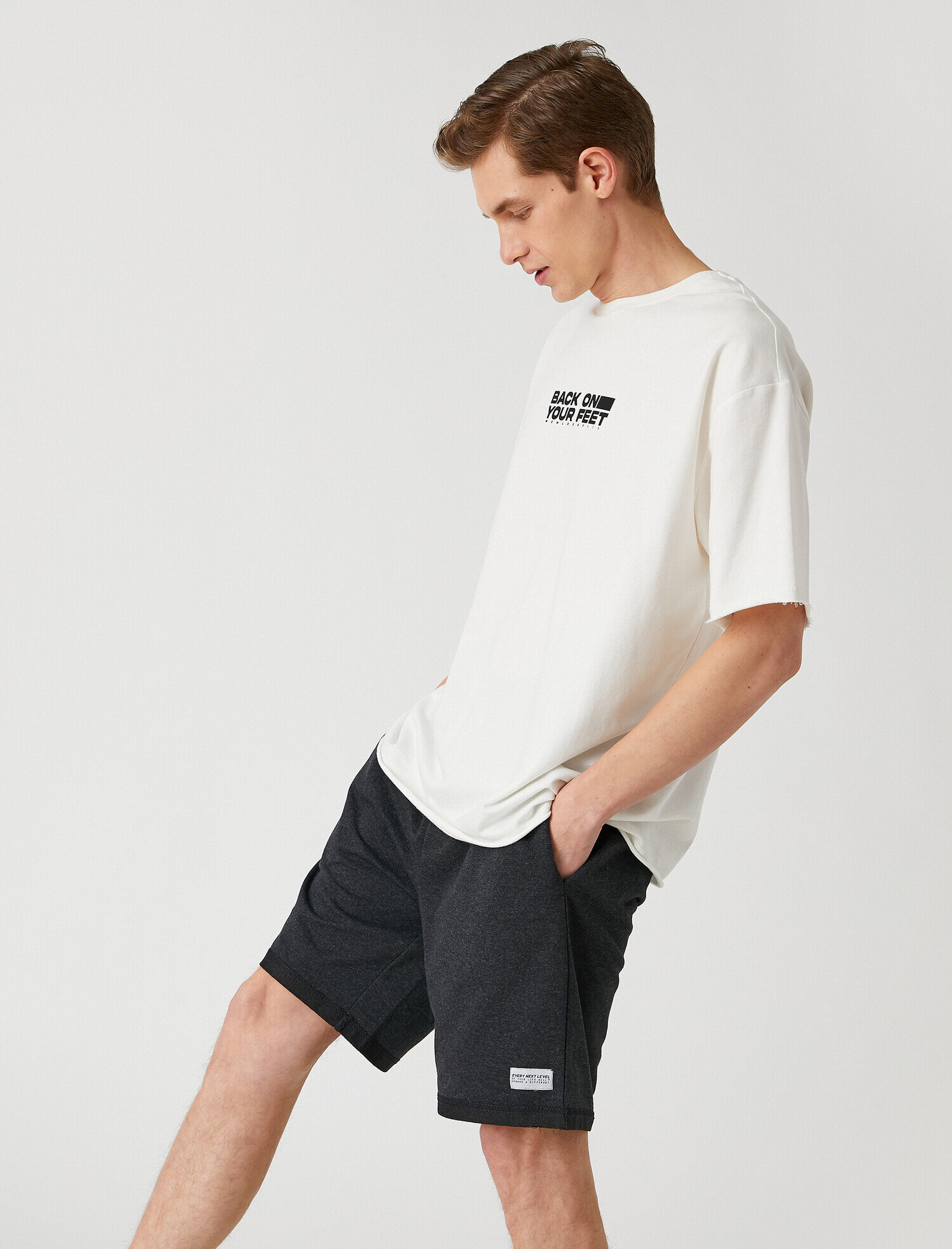 Koton Slim Fit Etiketli Şort. 2 Koton Slim Fit Etiketli Şort. 2