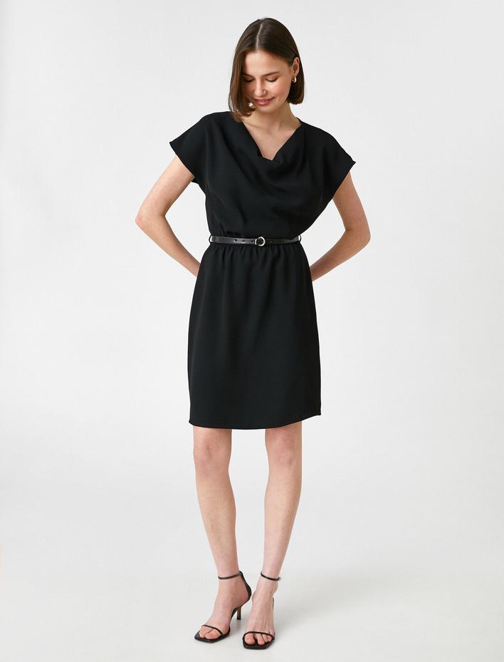  Kısa Kollu Dökümlü Elbise