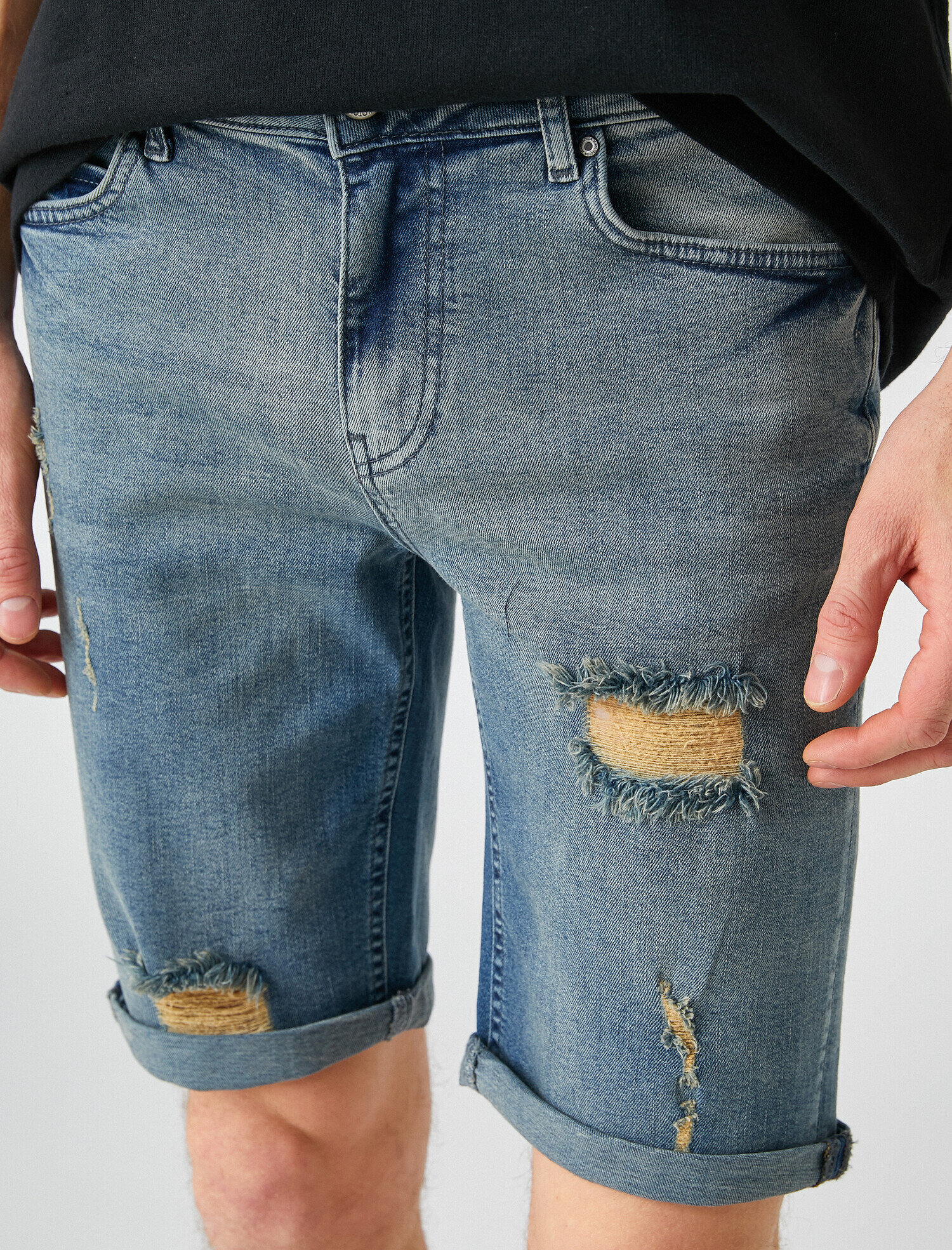   Eskitilmiş Kot Şort