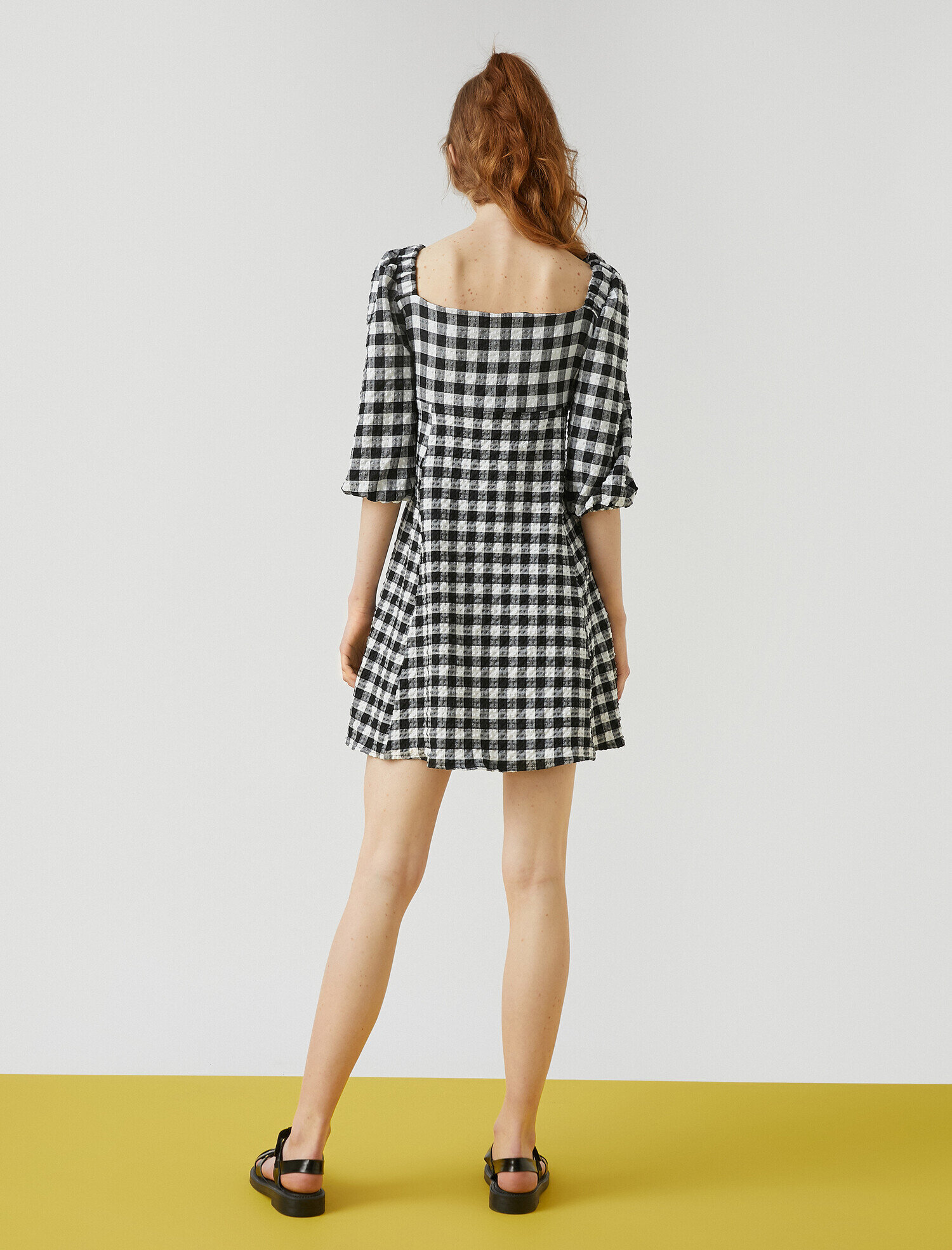   Kare Yaka Mini Elbise