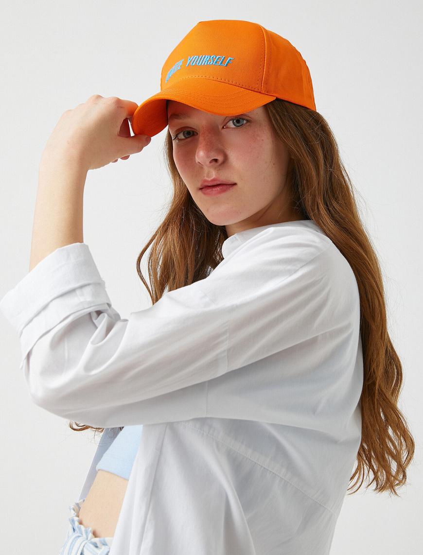  Kadın Slogan İşlemeli Kep Şapka