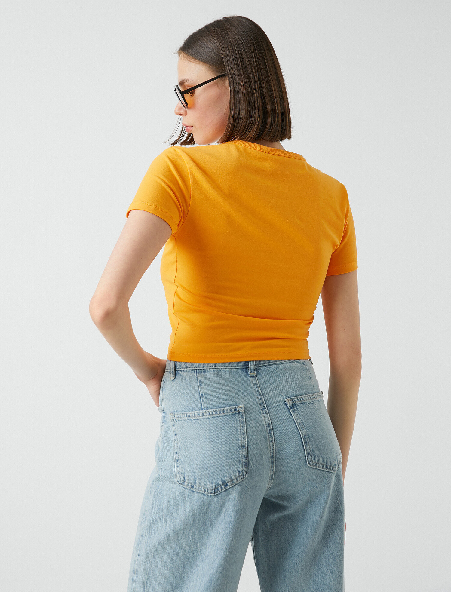  Crop Bisiklet Yaka Büzgü Detaylı Kısa Kollu Tişört Pamuklu