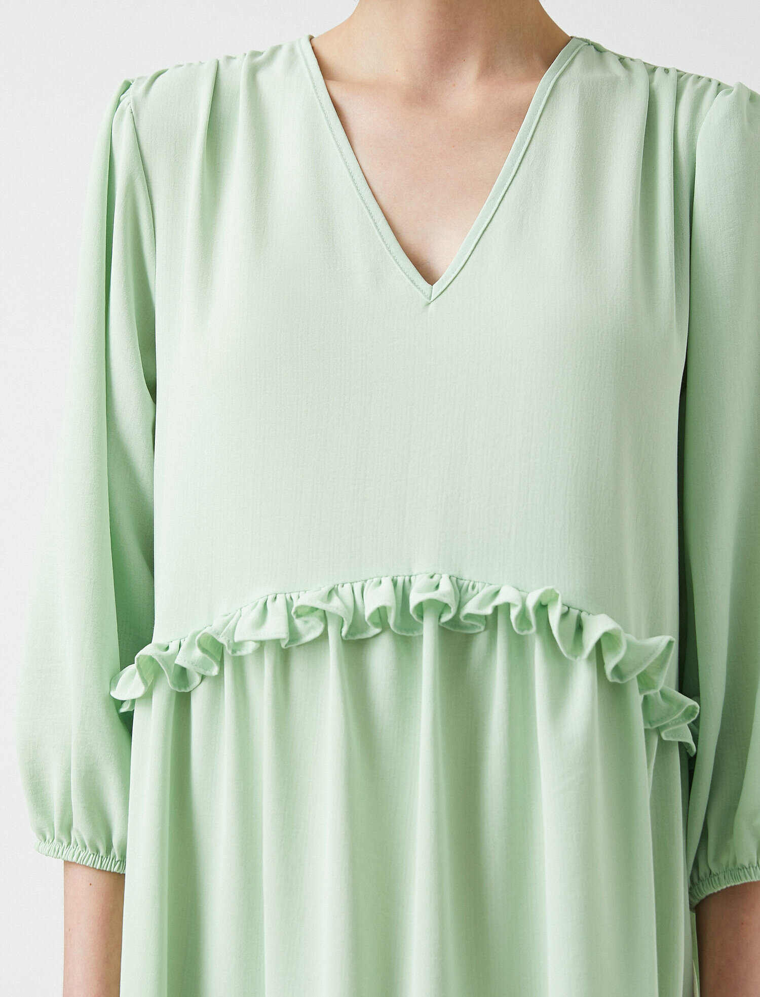   Fırfırlı Uzun Elbise V Yaka Dökümlü Rahat Kesim