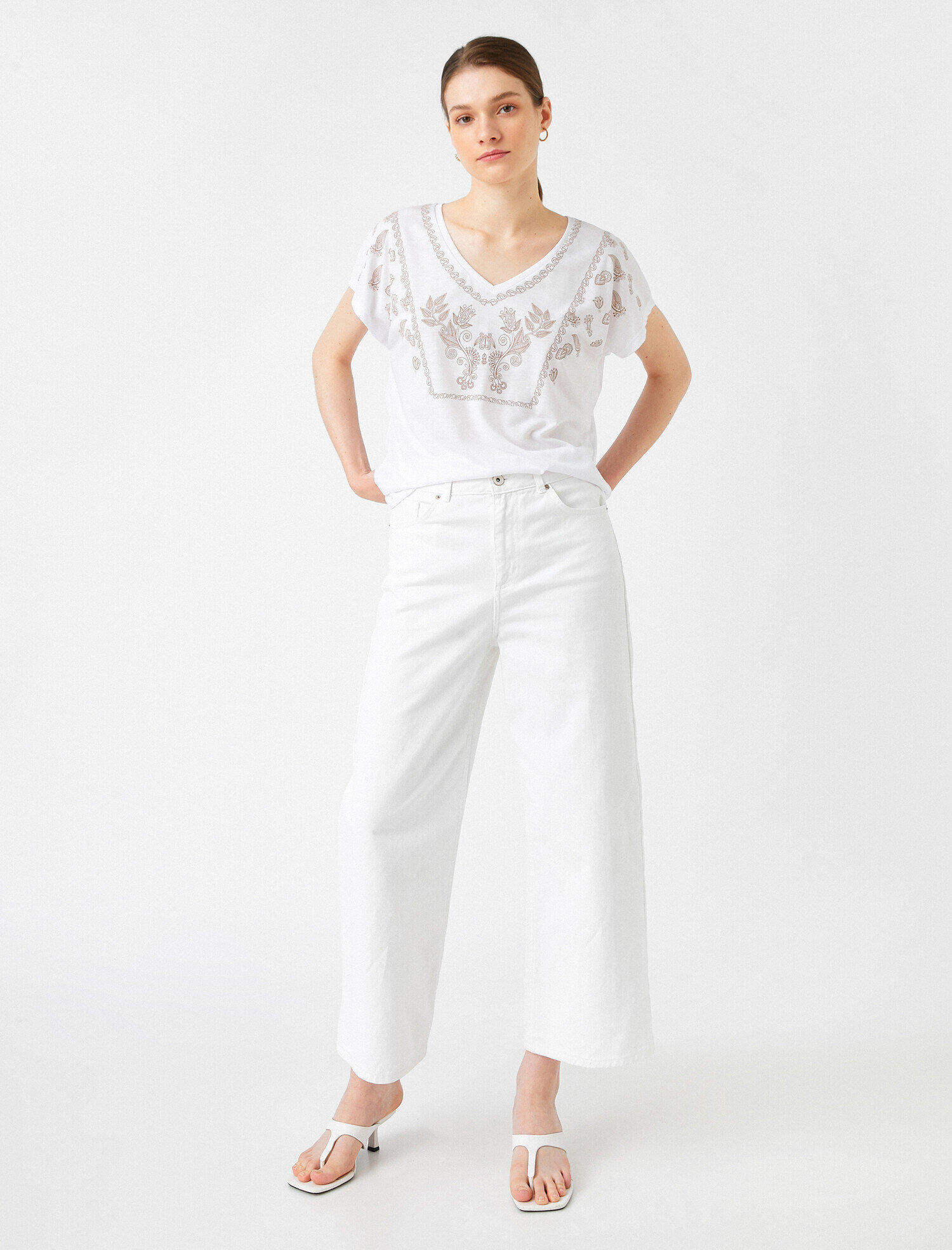   Çiçek Baskılı Tişört V Yaka Kısa Kollu