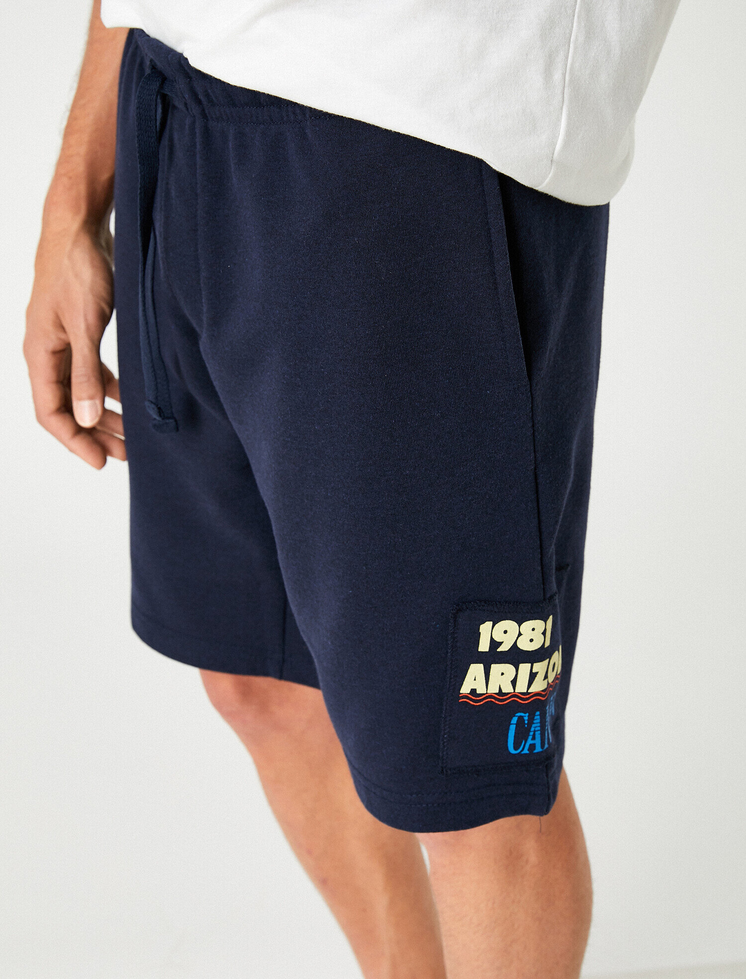   Dar Kesim Baskılı Şort