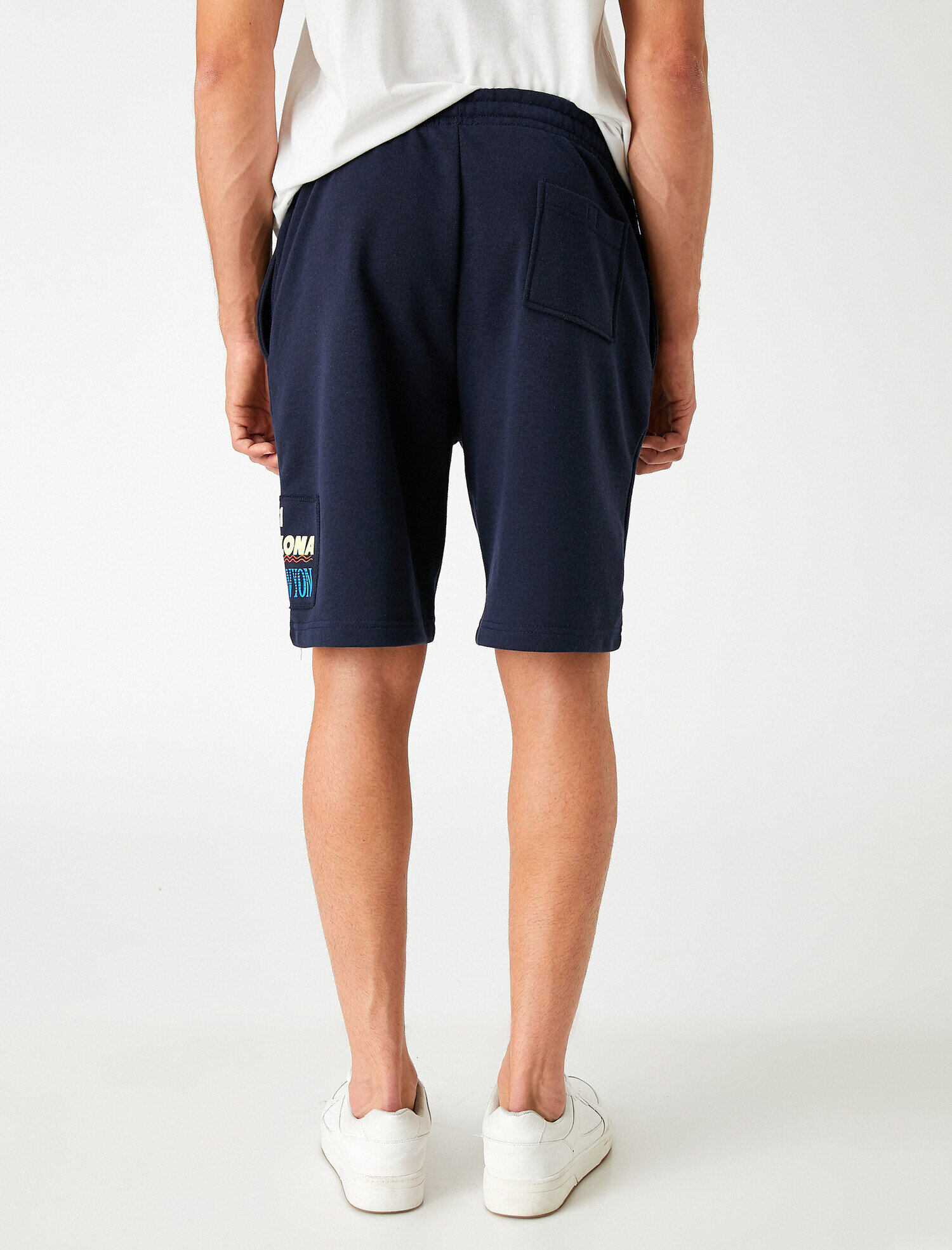   Dar Kesim Baskılı Şort