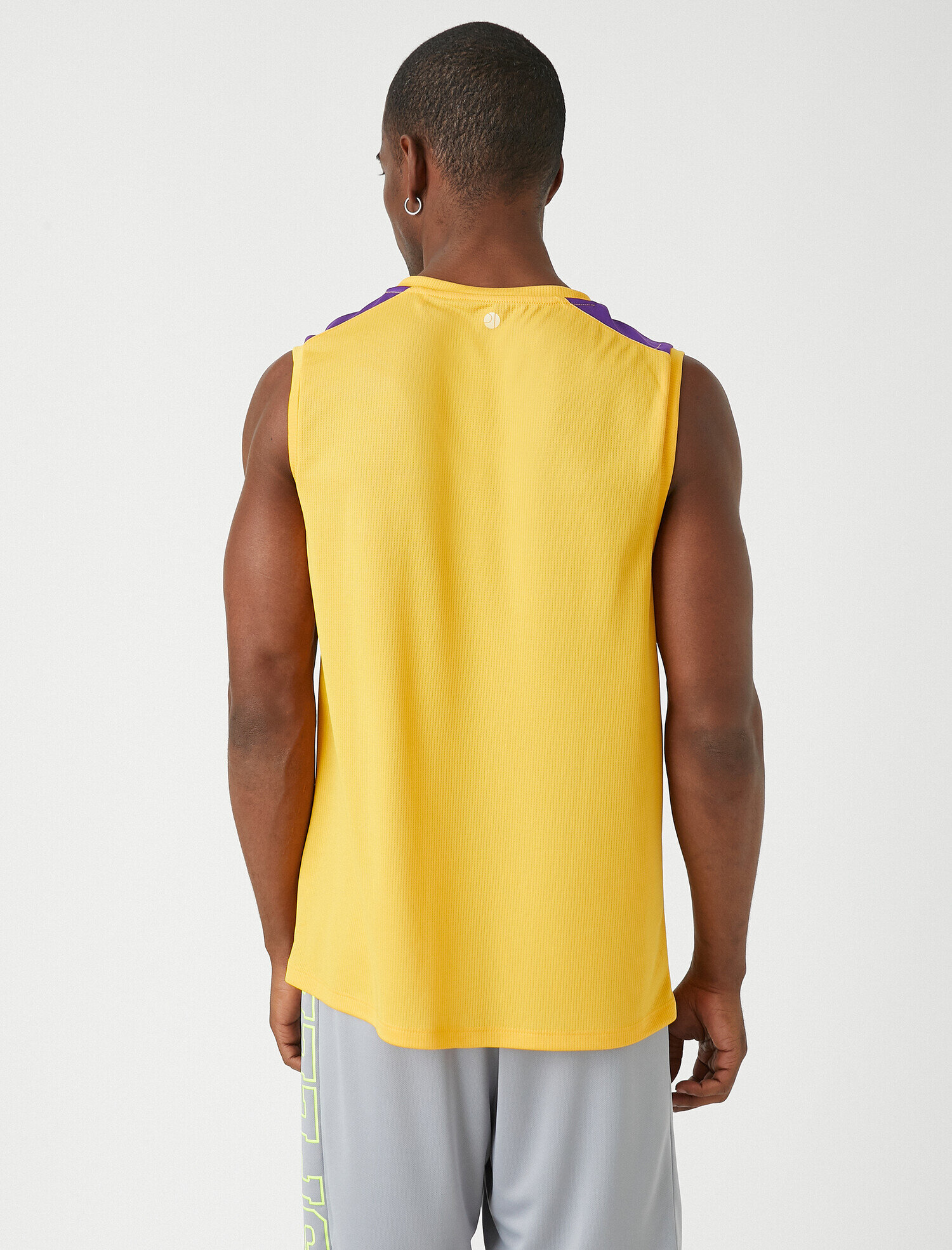   Basketbol Baskılı Sporcu Atleti