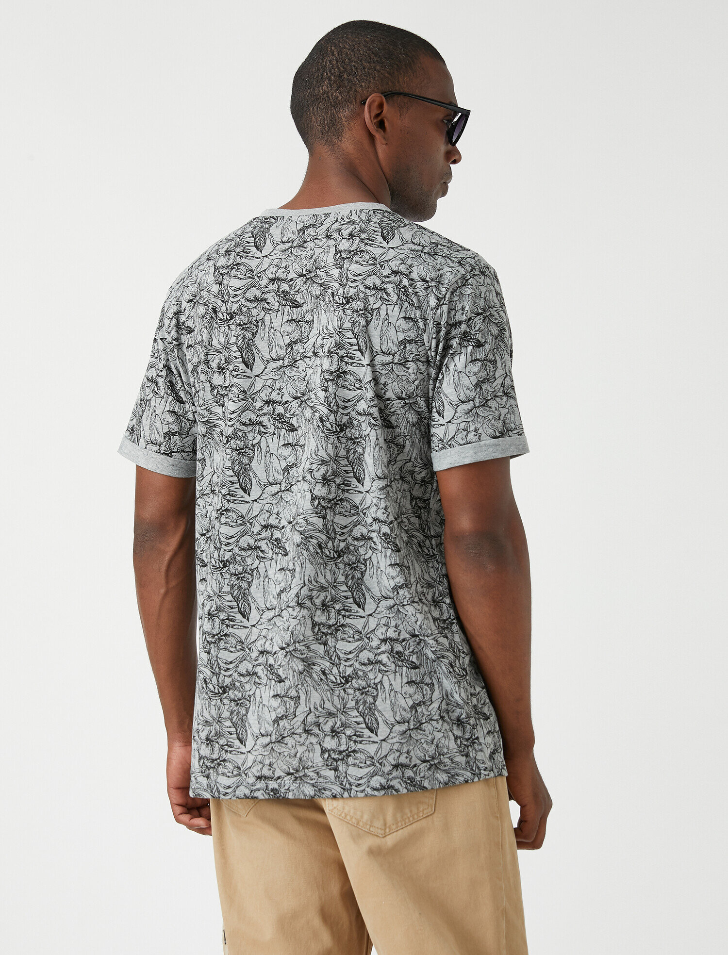   Çiçekli Baskılı Tişört