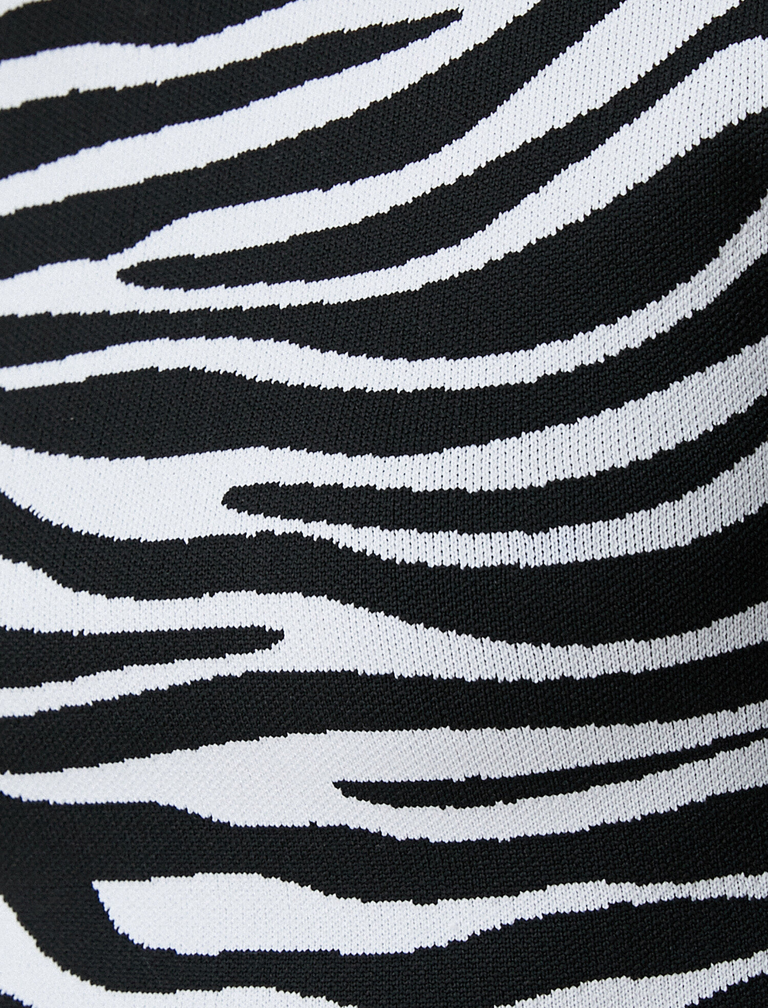   Zebra Desenli Triko Kazak Pencere Detaylı