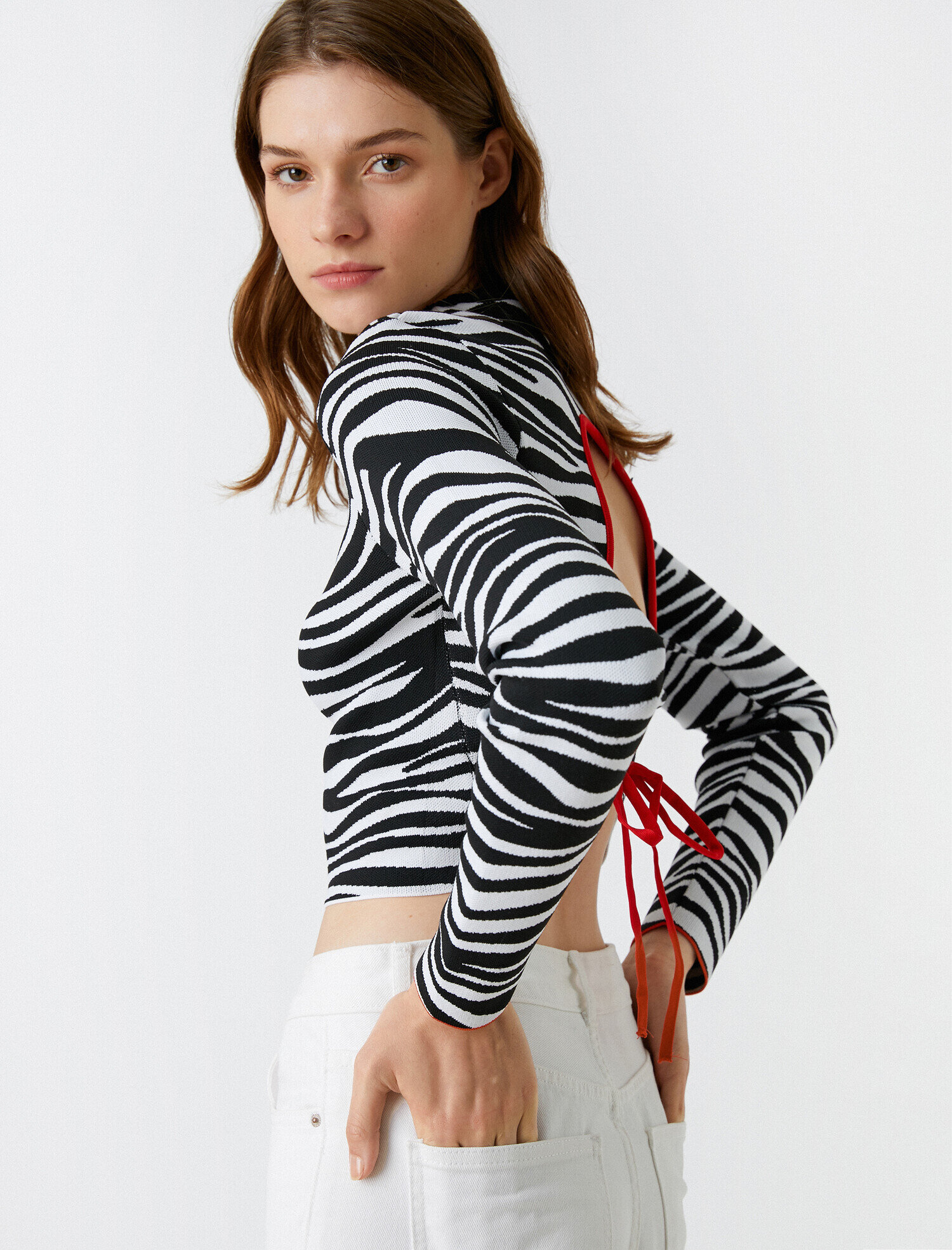   Zebra Desenli Triko Kazak Pencere Detaylı