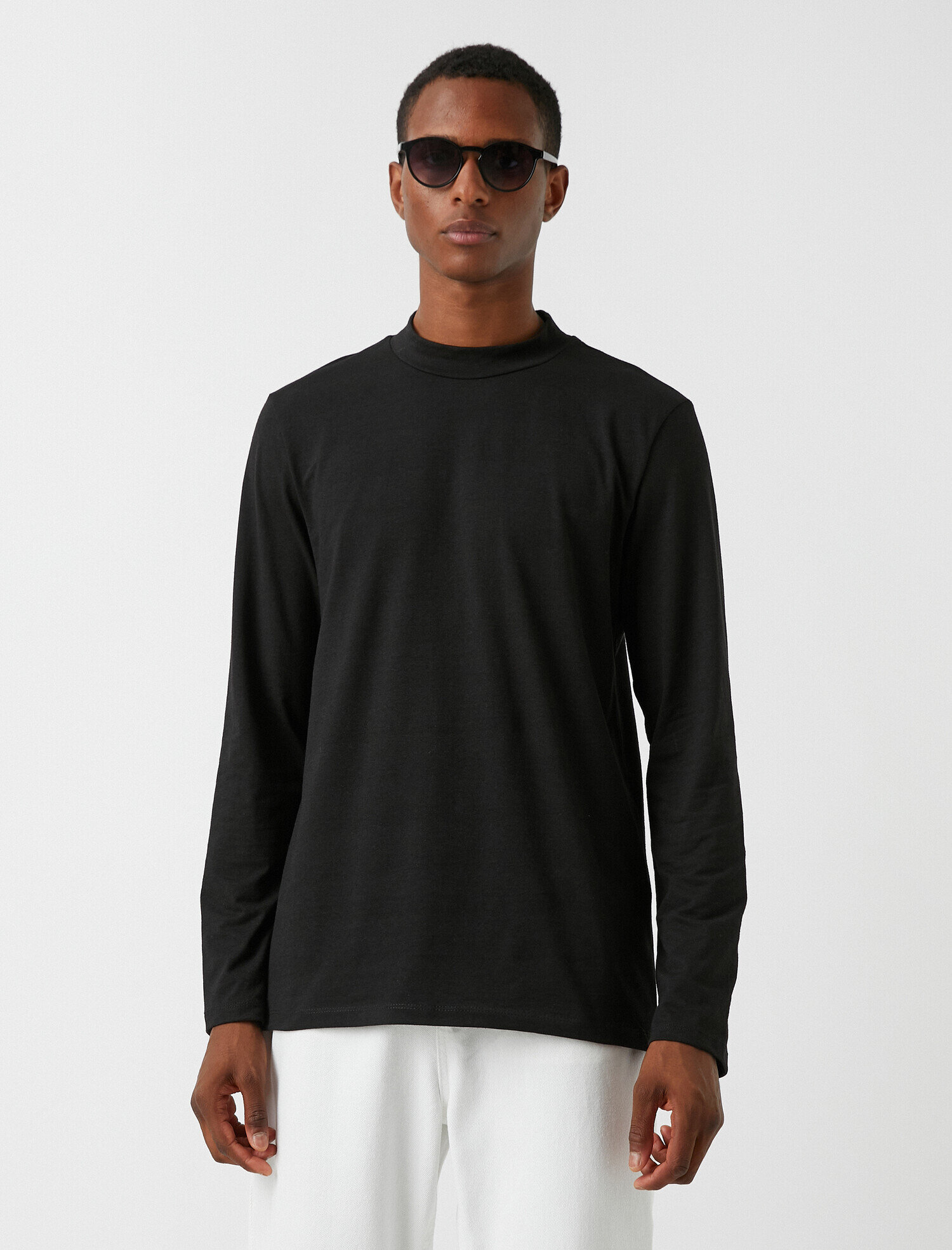   Yüksek Yaka Uzun Kollu Tişört