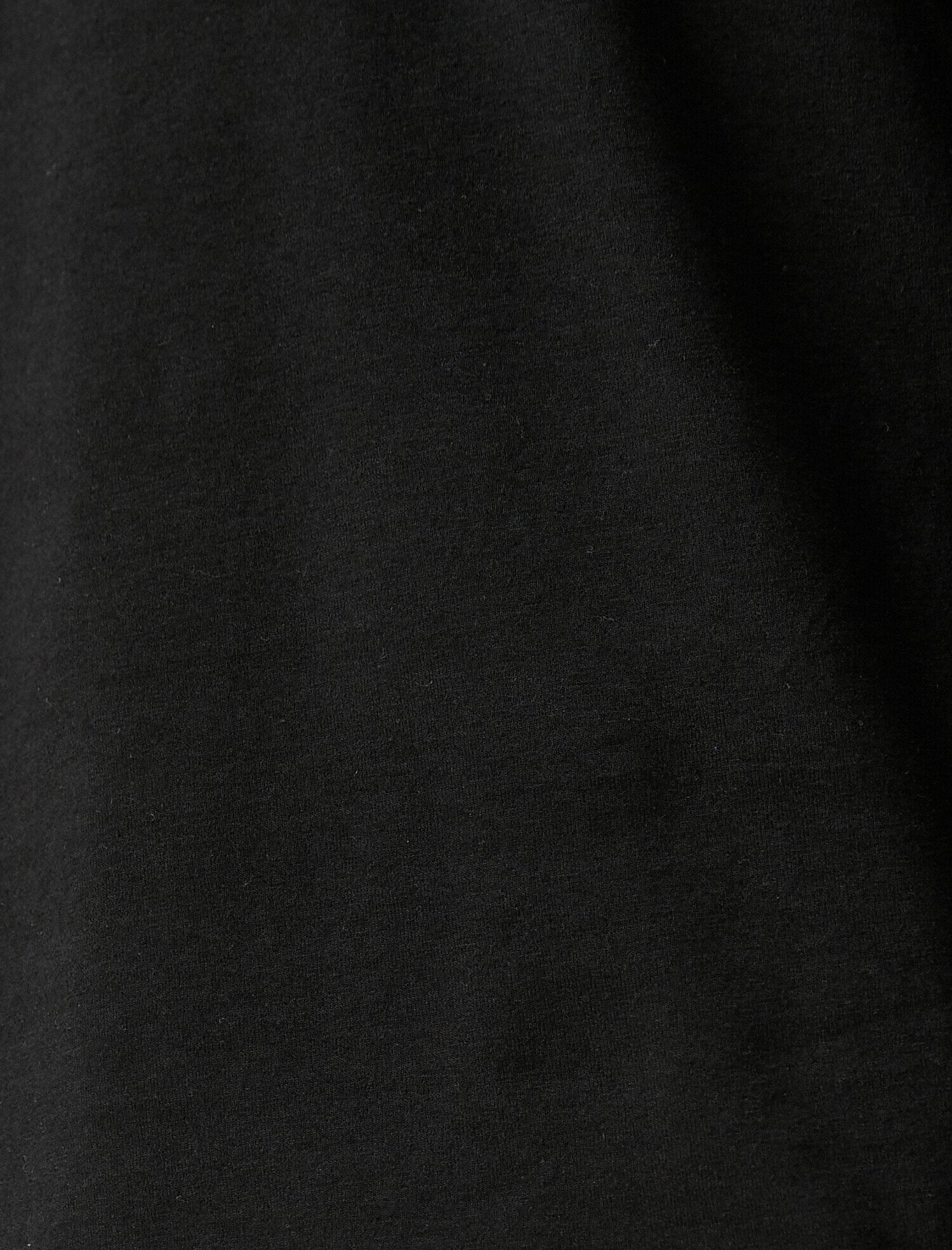   Yüksek Yaka Uzun Kollu Tişört