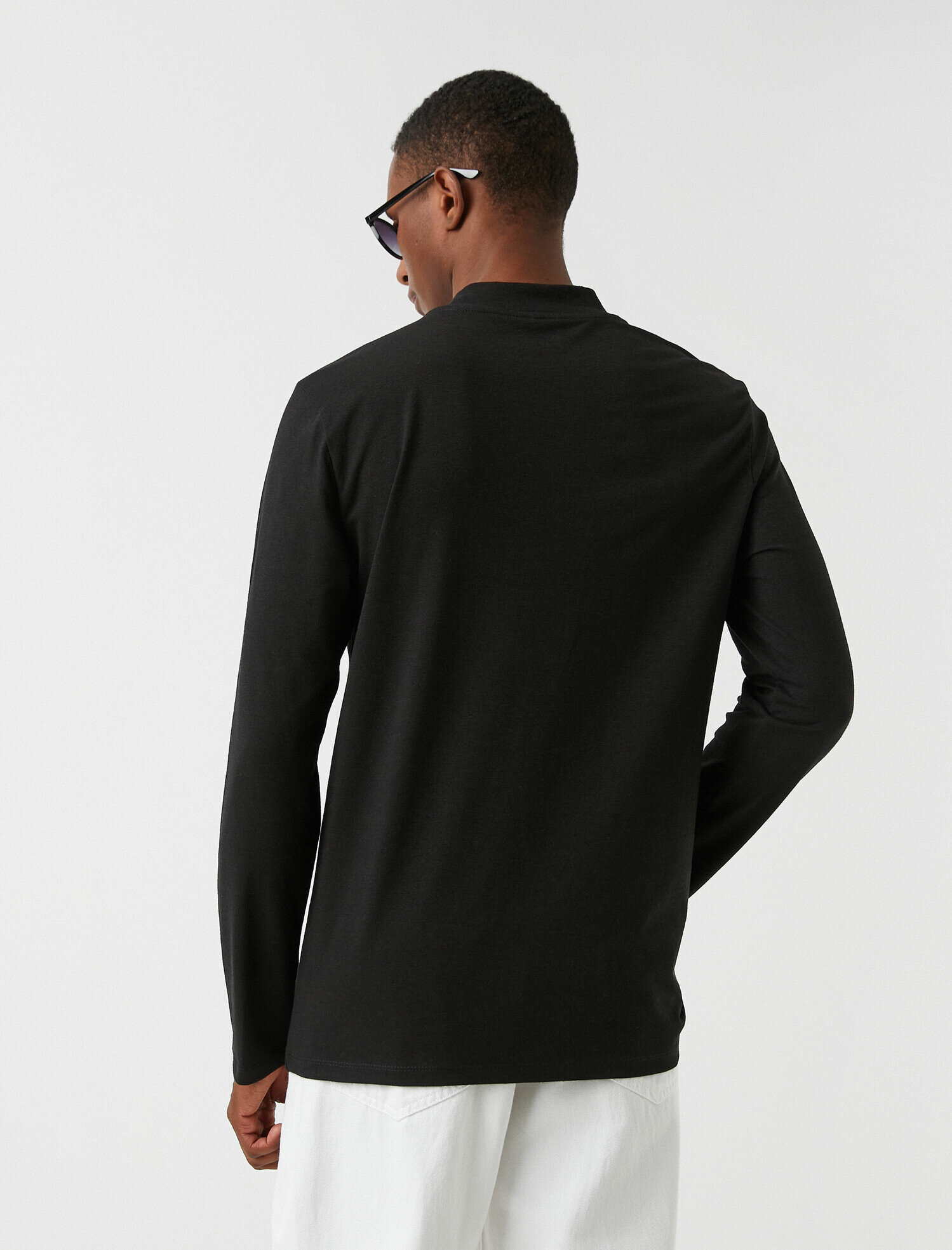   Yüksek Yaka Uzun Kollu Tişört