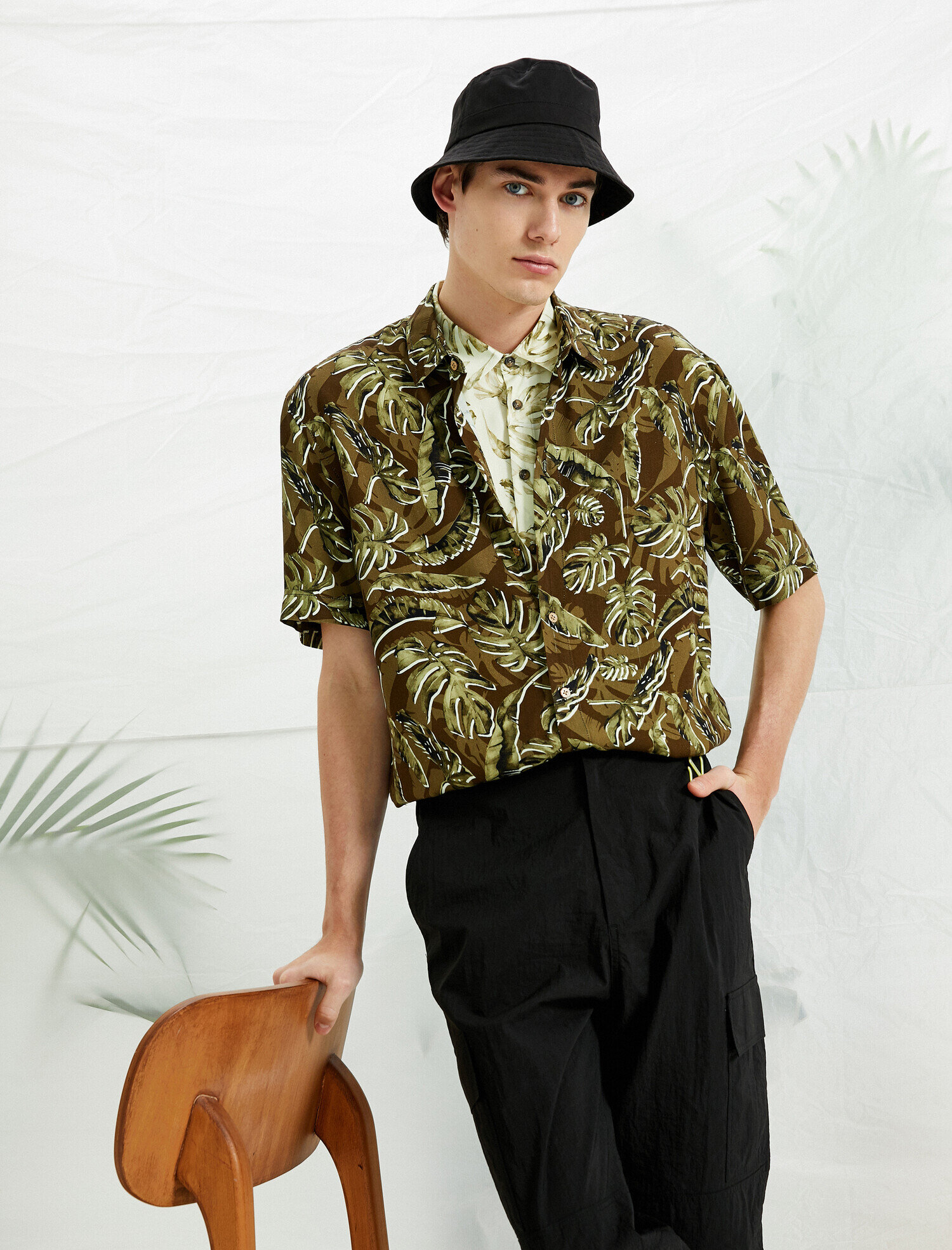   Yaprak Desenli Kısa Kollu Gömlek