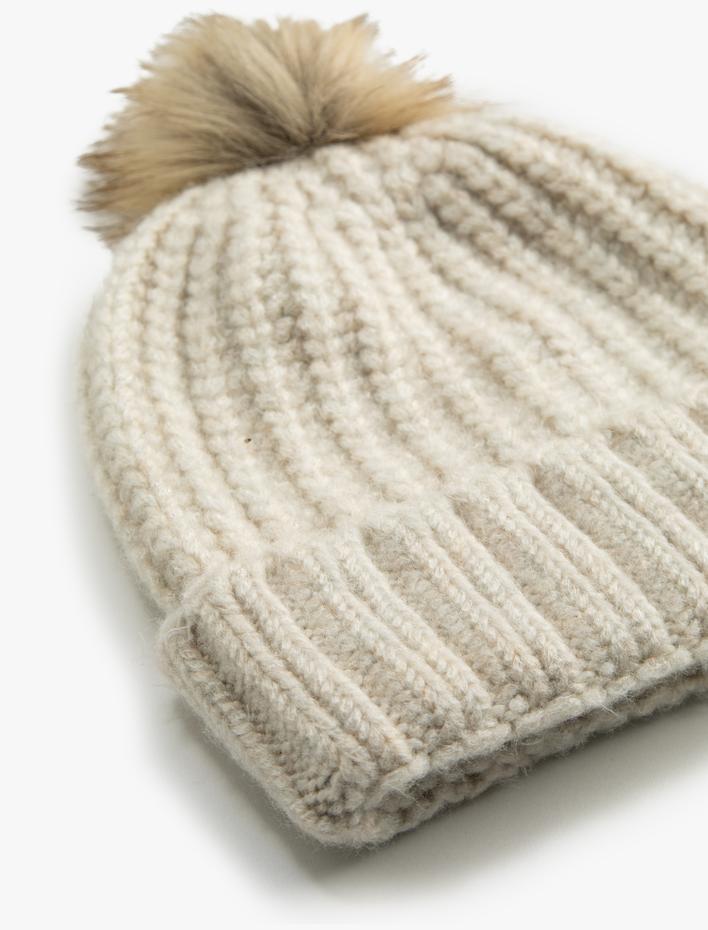 Kadın Ponpon Detaylı Şapka