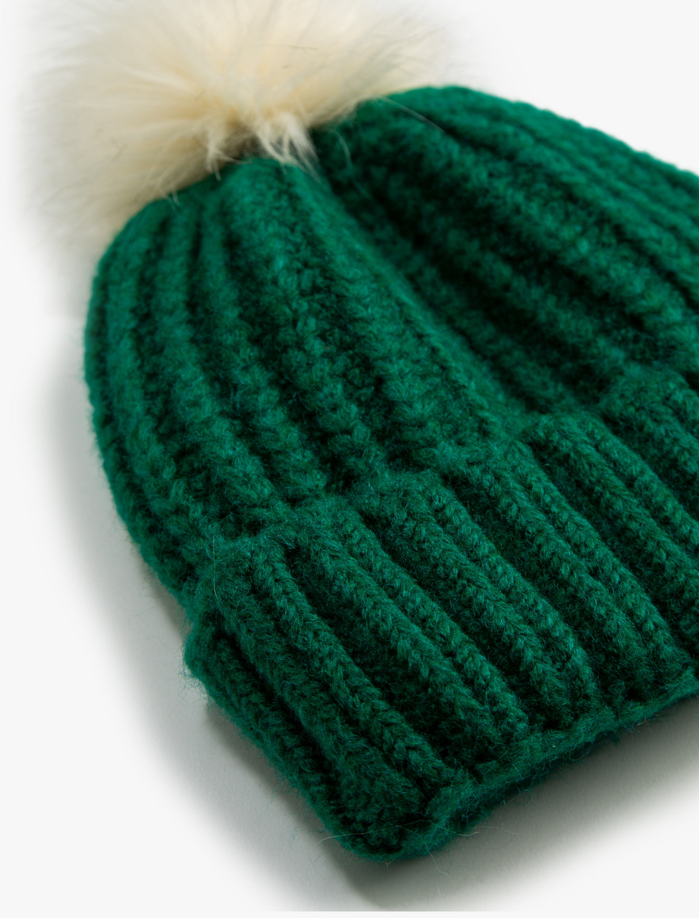  Kadın Ponpon Detaylı Şapka