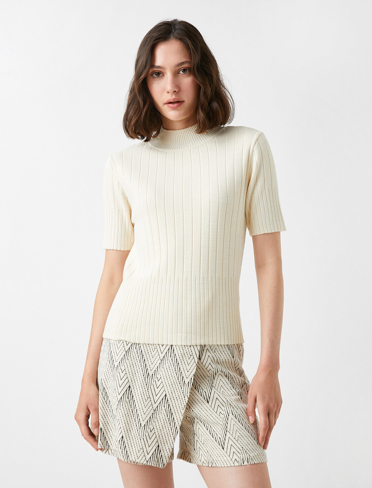   Dik Yaka Triko Kısa Kollu Kaşmir Dokulu