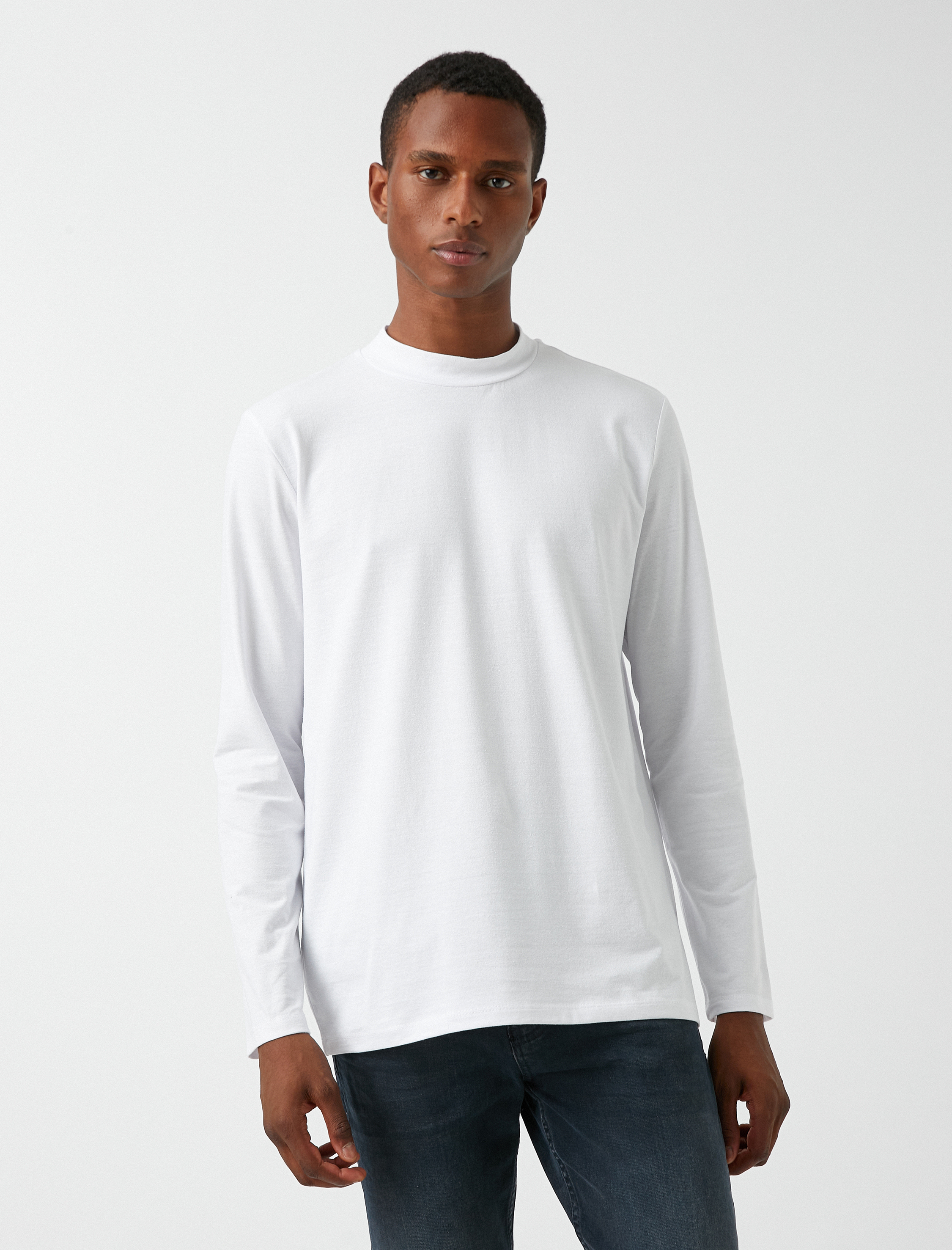 Yüksek Yaka Uzun Kollu Tişört