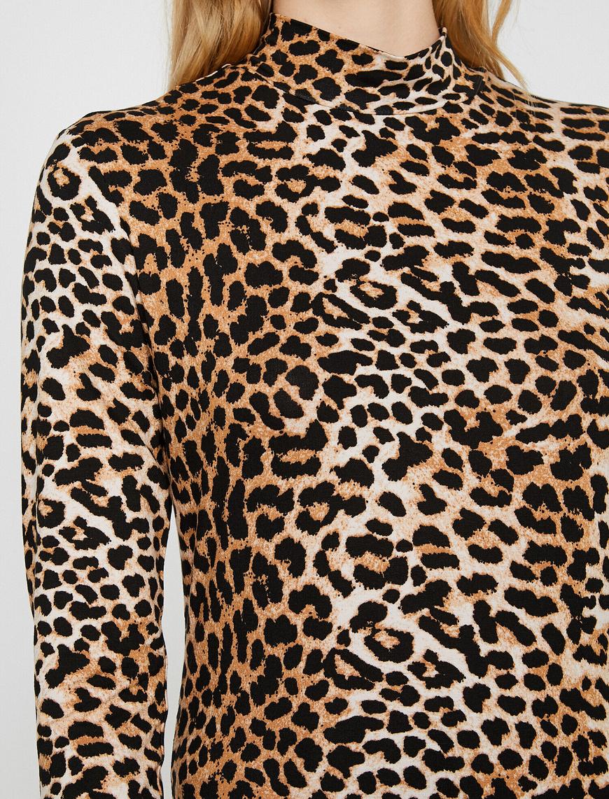   Leopar Desenli Tişört