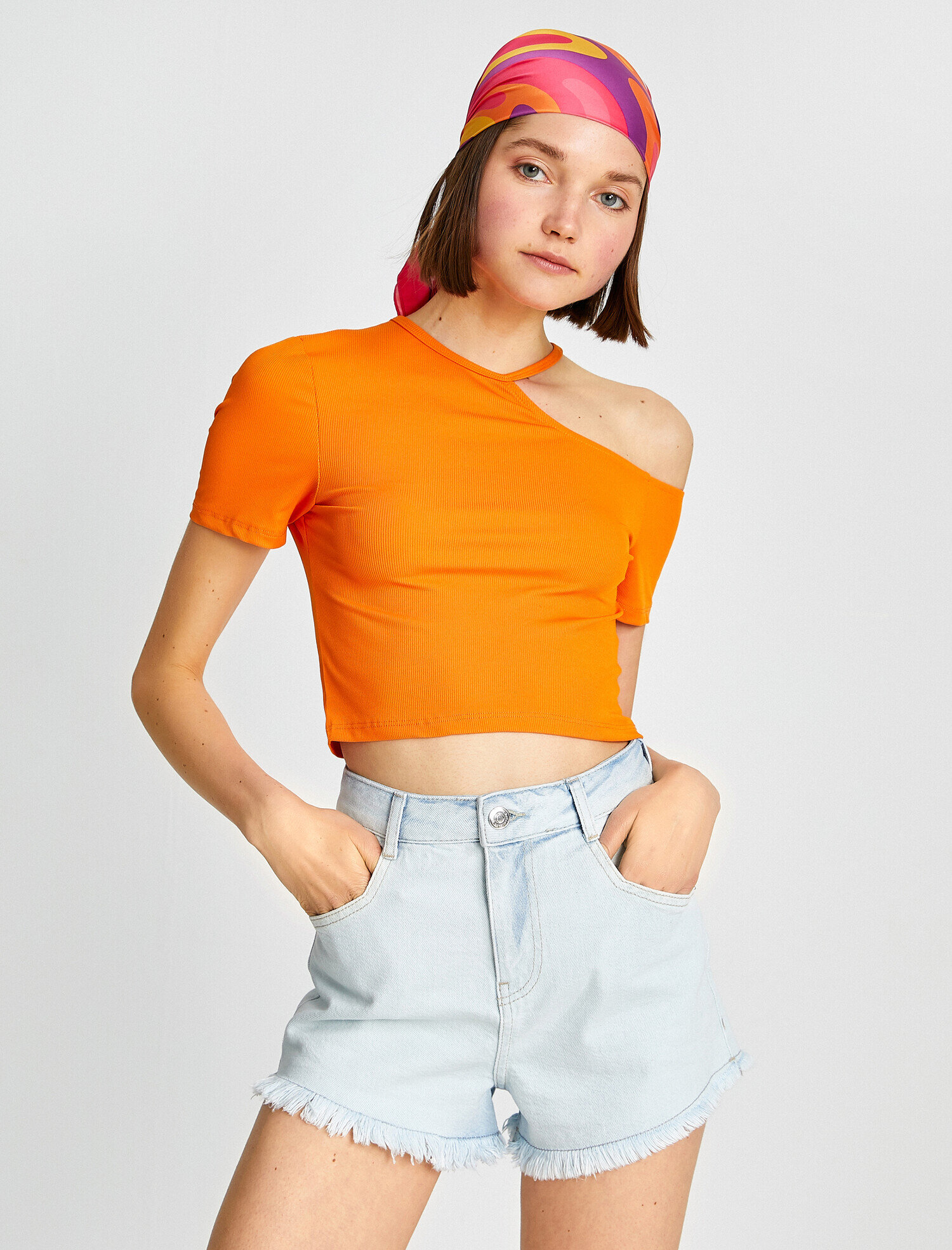   Tek Omuz Asimetrik Tişört