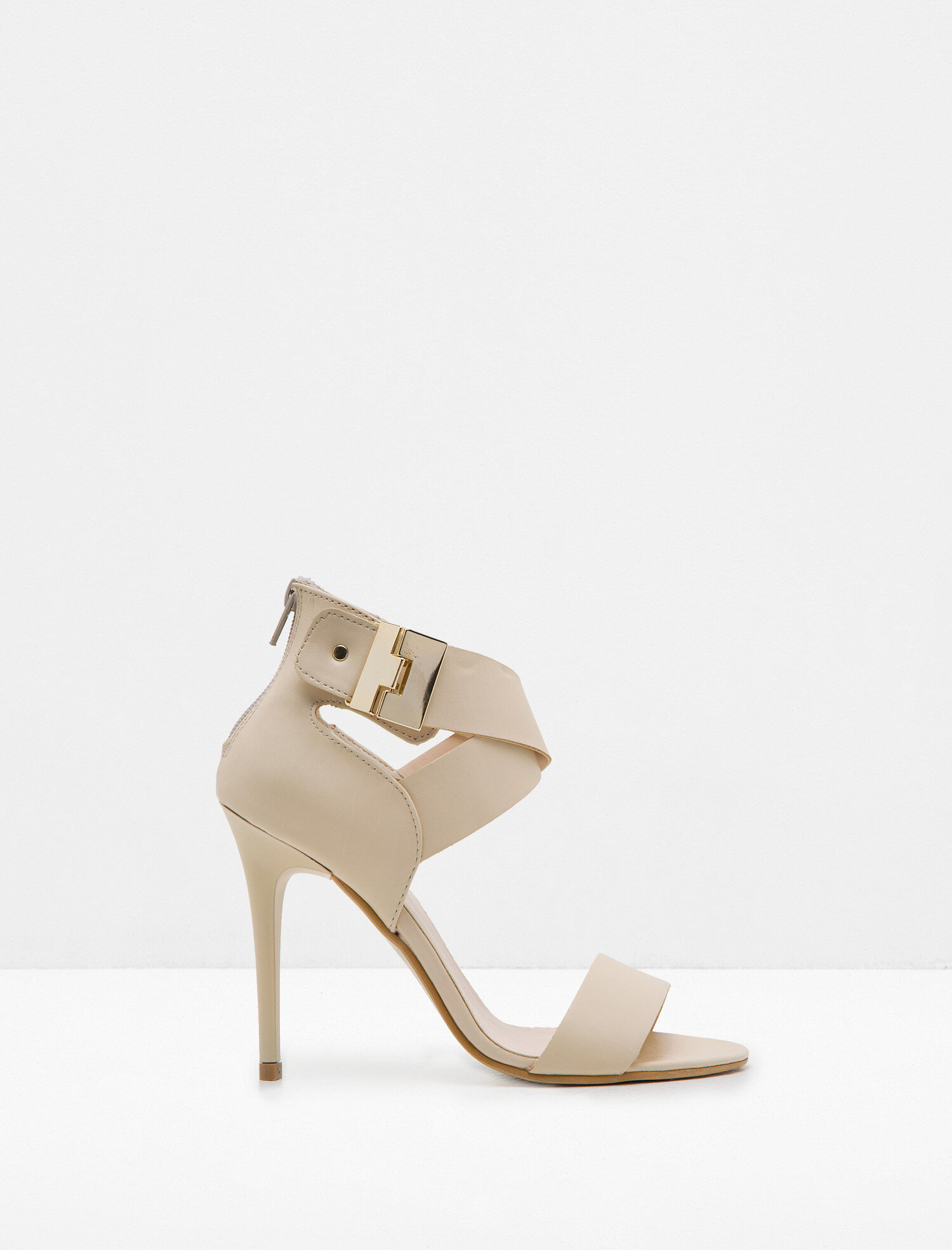  Kadın Sivri Burunlu Topuklu Ayakkabı