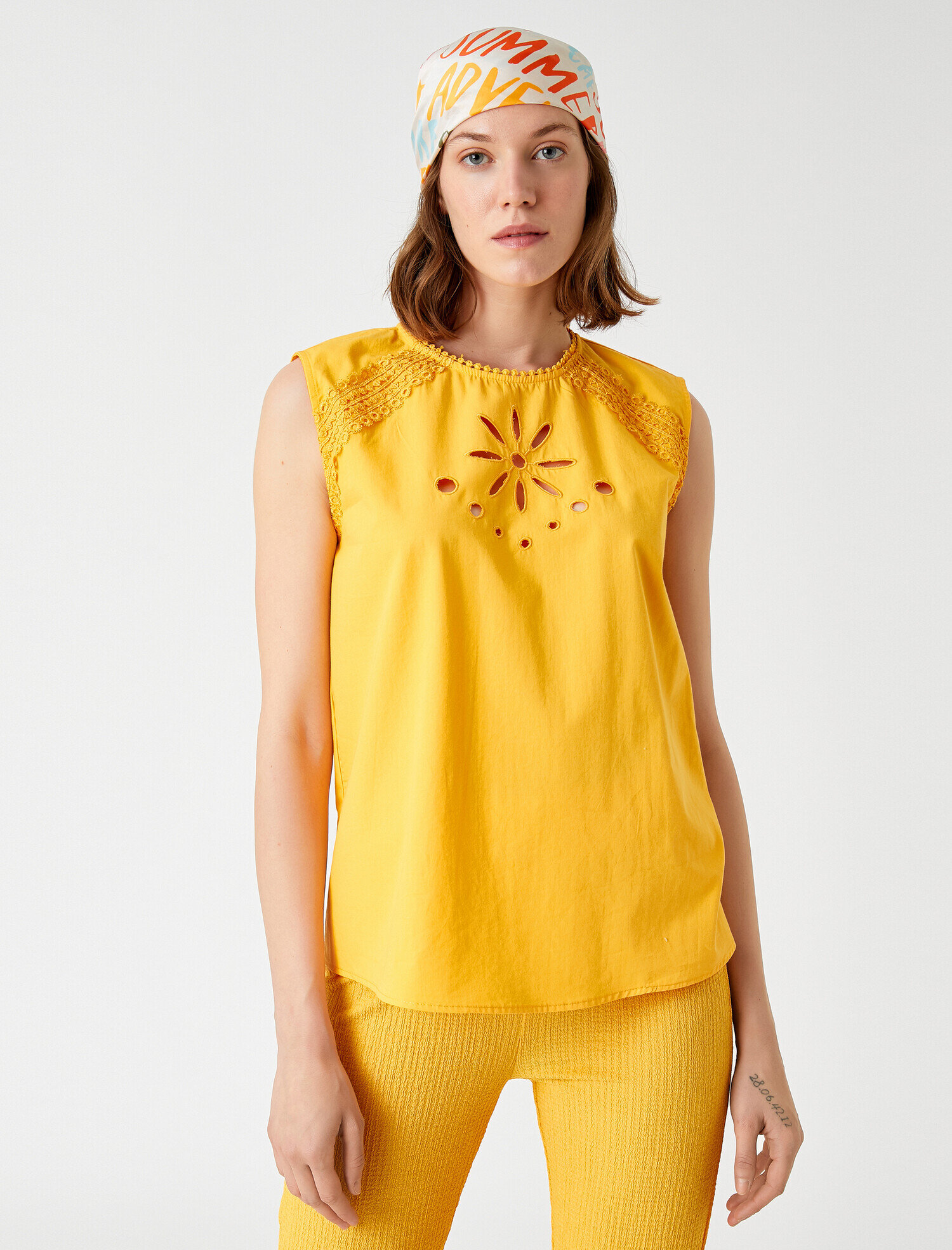   Kolsuz Bluz Fisto Detaylı Pamuklu