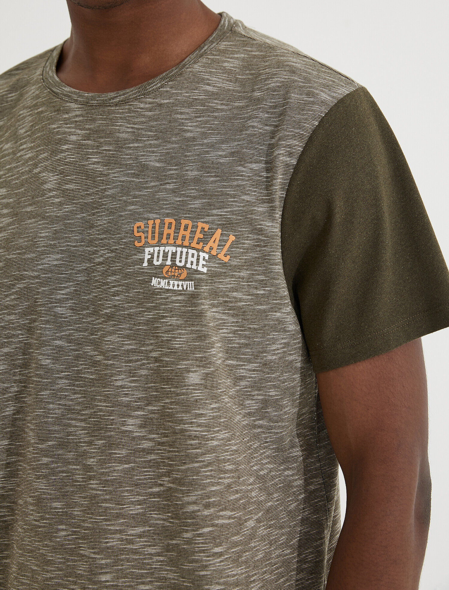   Kırçıllı Baskılı Tişört