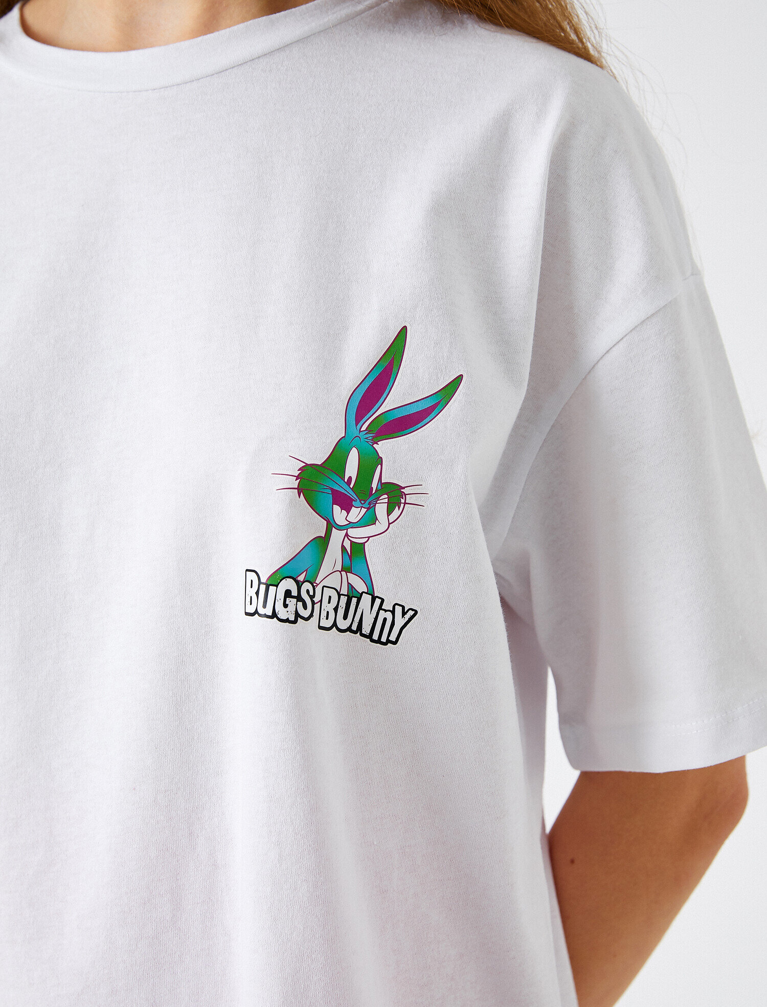   Sırtı Bugs Bunny Baskılı Tişört Lisanslı Kısa Kollu