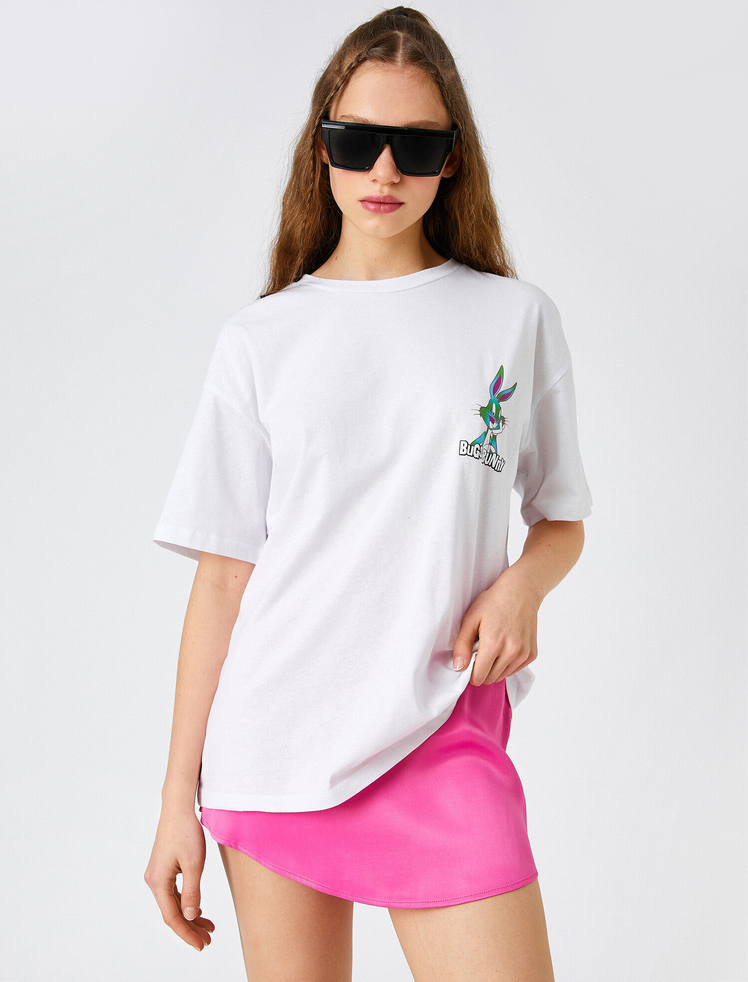   Sırtı Bugs Bunny Baskılı Tişört Lisanslı Kısa Kollu