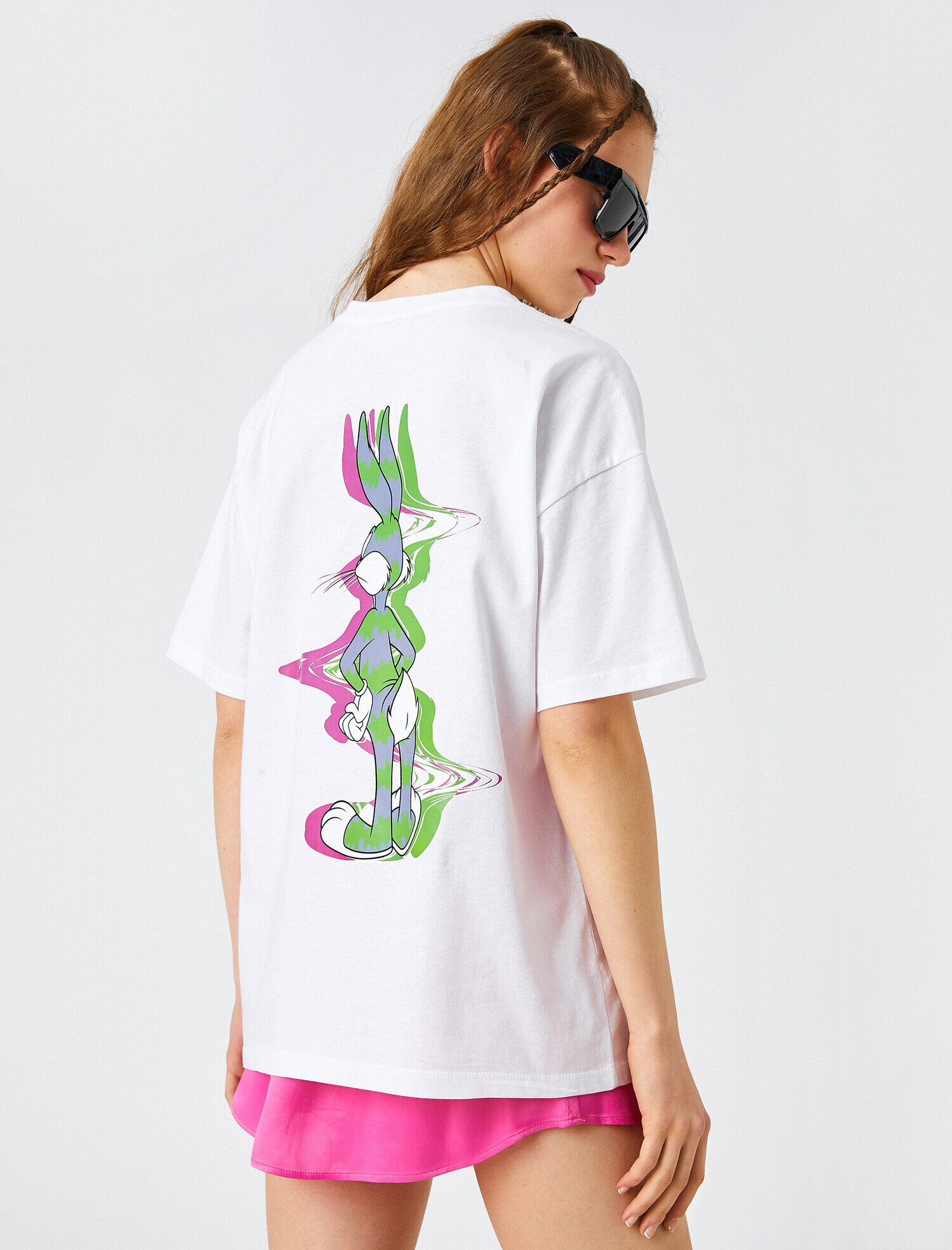   Sırtı Bugs Bunny Baskılı Tişört Lisanslı Kısa Kollu