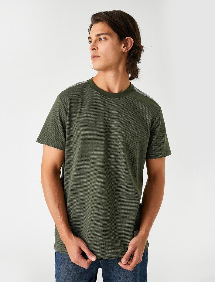  Omuz Detaylı Örme Tişört