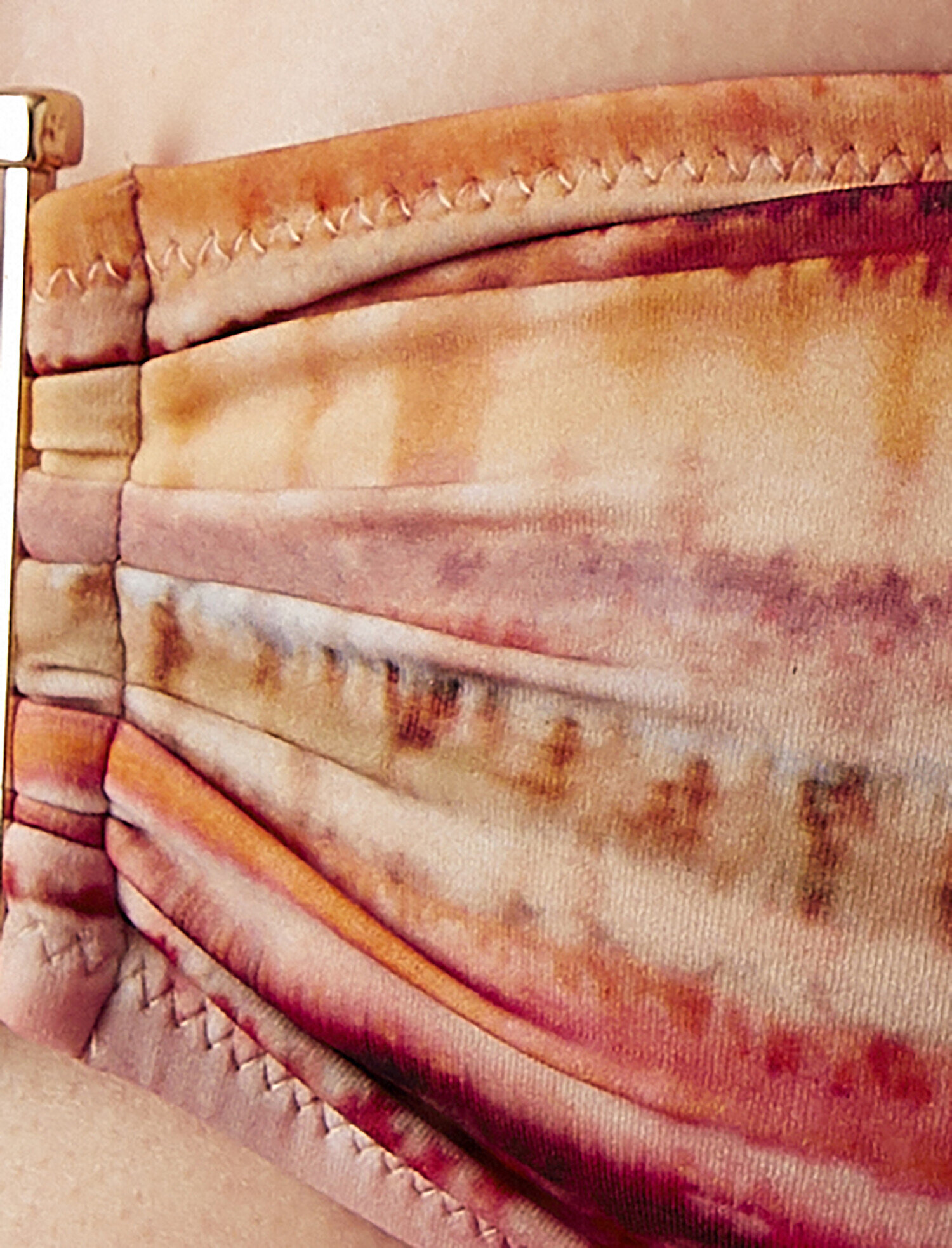   Metal Detaylı Desenli Bikini Üstü