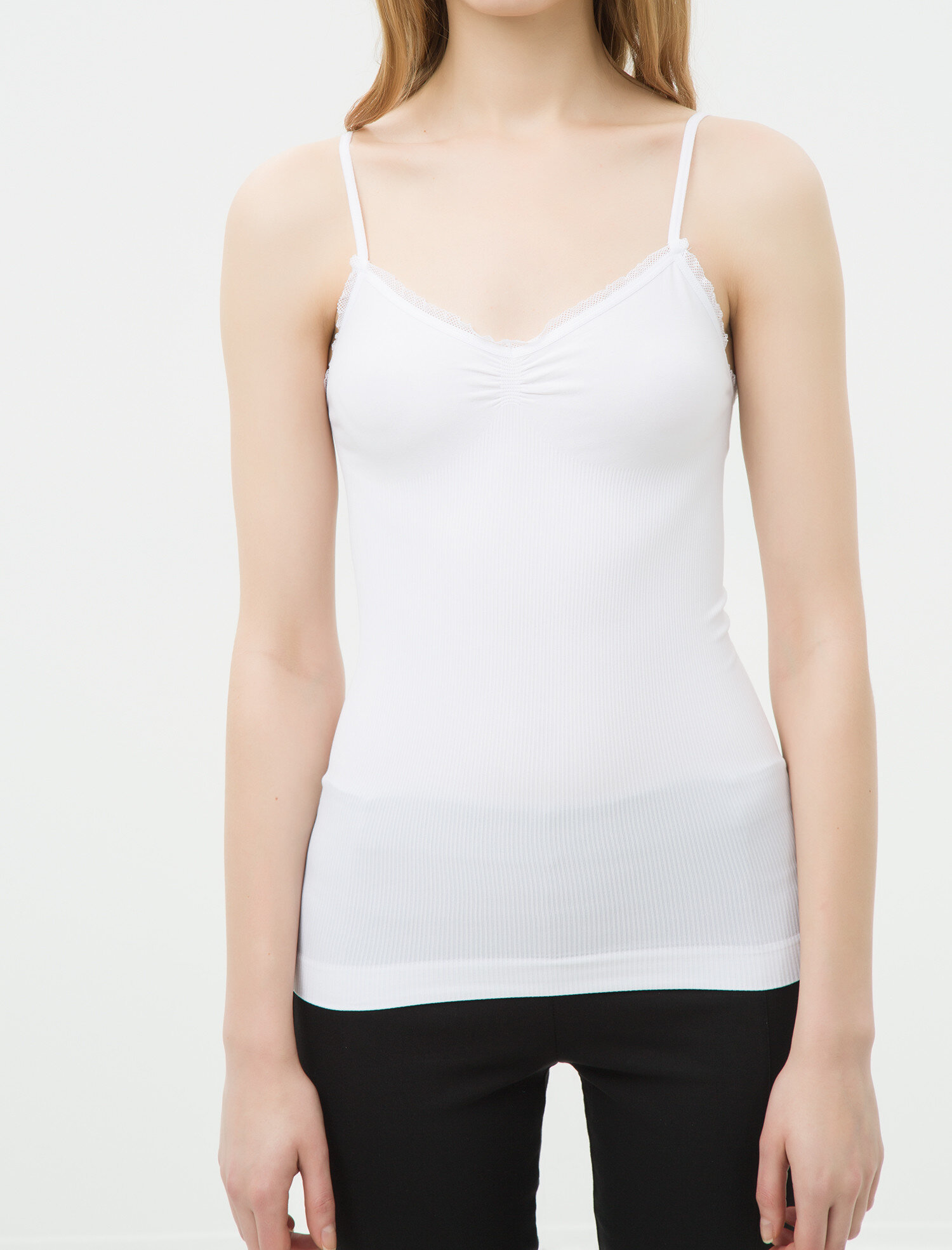   Dantel Detaylı Atlet