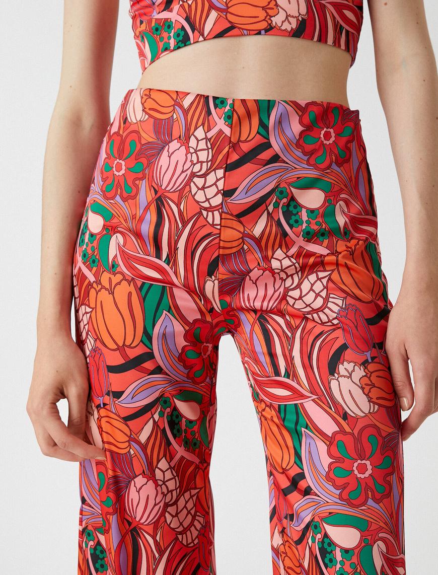   Melis Ağazat X Koton - İspanyol Paça Yüksek Bel Çiçek Desenli Pantolon