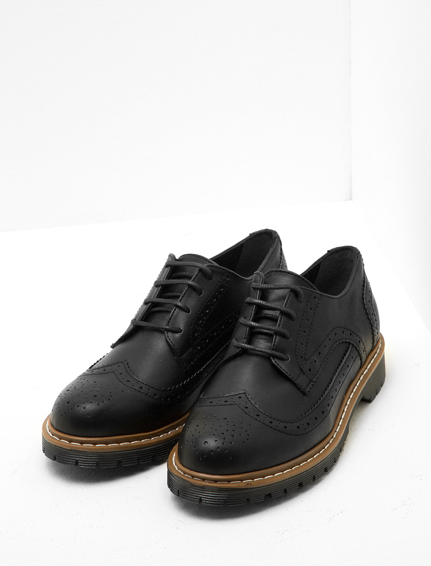  Kadın Bağcıklı Ayakkabı