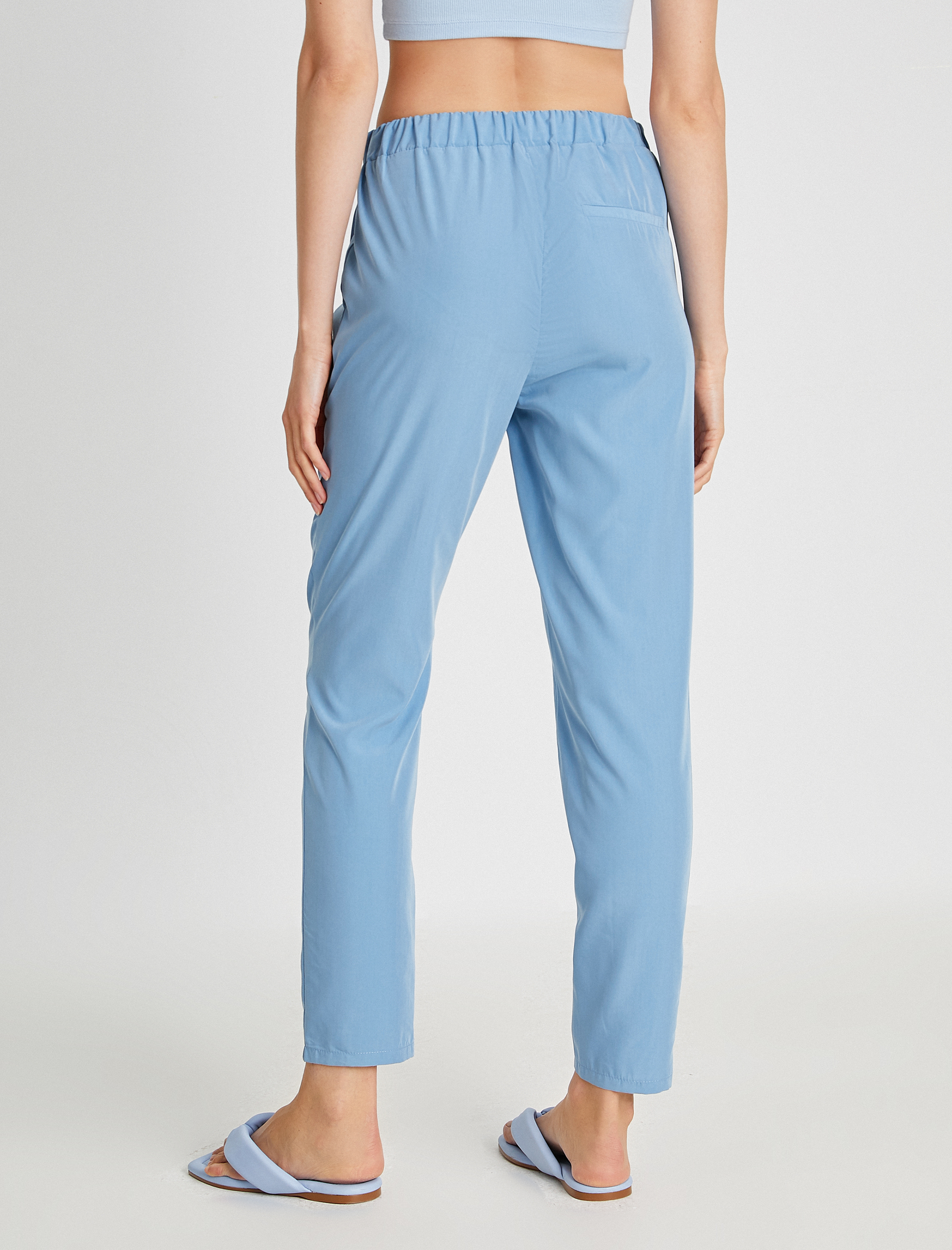   Normal Bel Pilili Dökümlü Pantolon