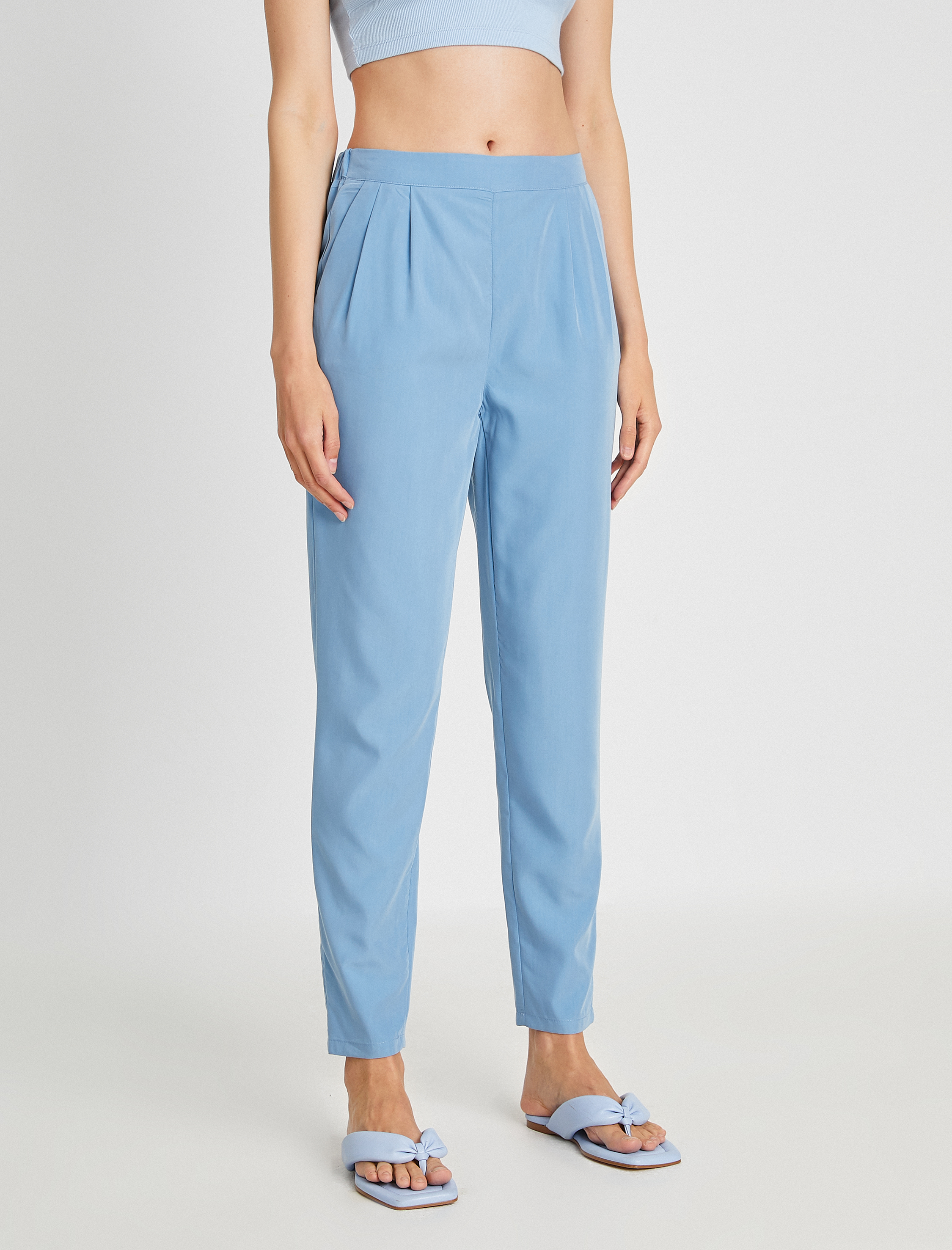   Normal Bel Pilili Dökümlü Pantolon