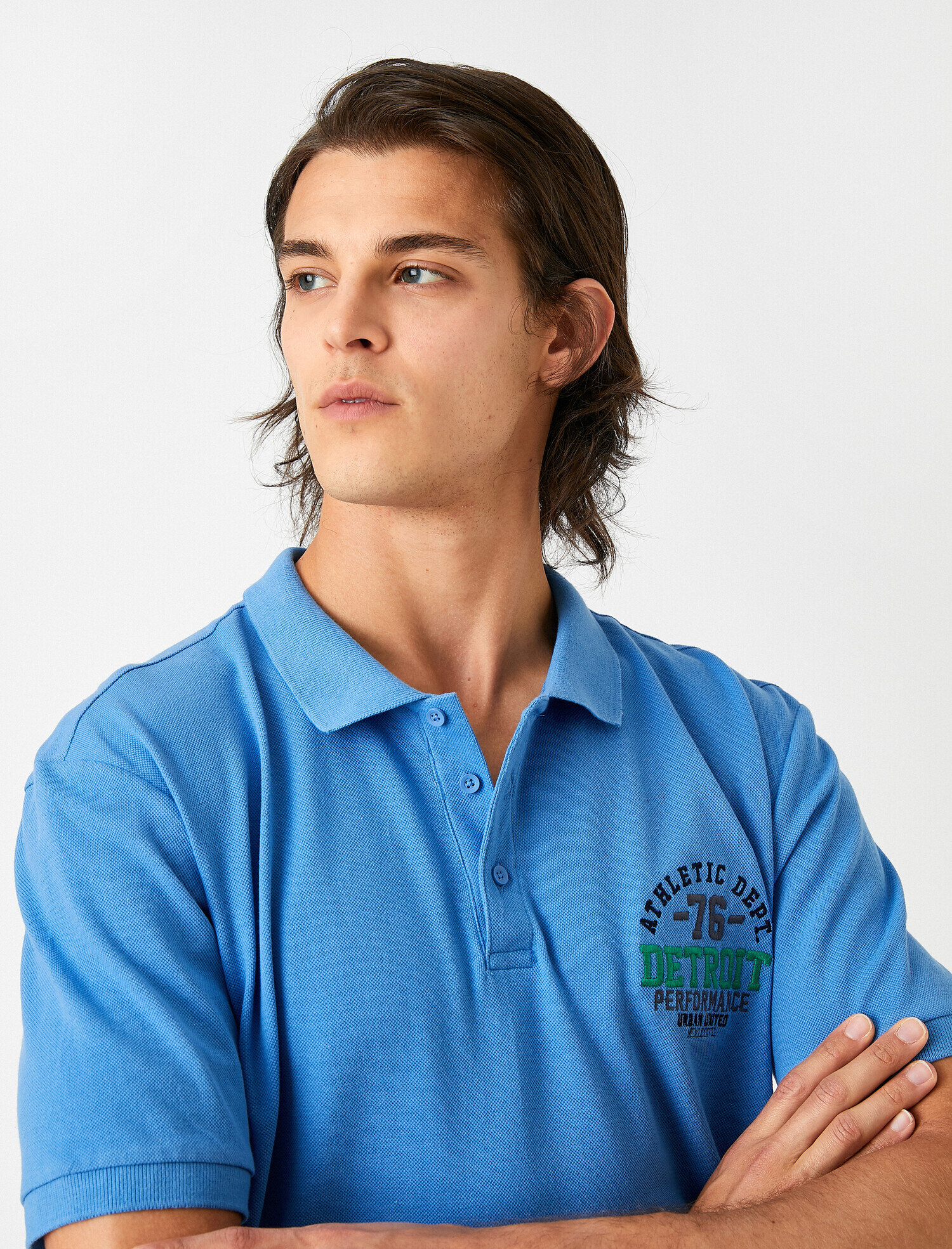 Koton Kolej İşlemeli Polo Yaka Tişört. 1