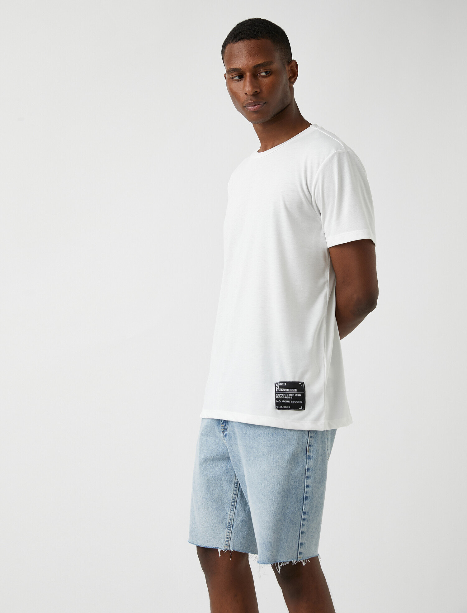   Regular Fit Etiketli Basic Tişört