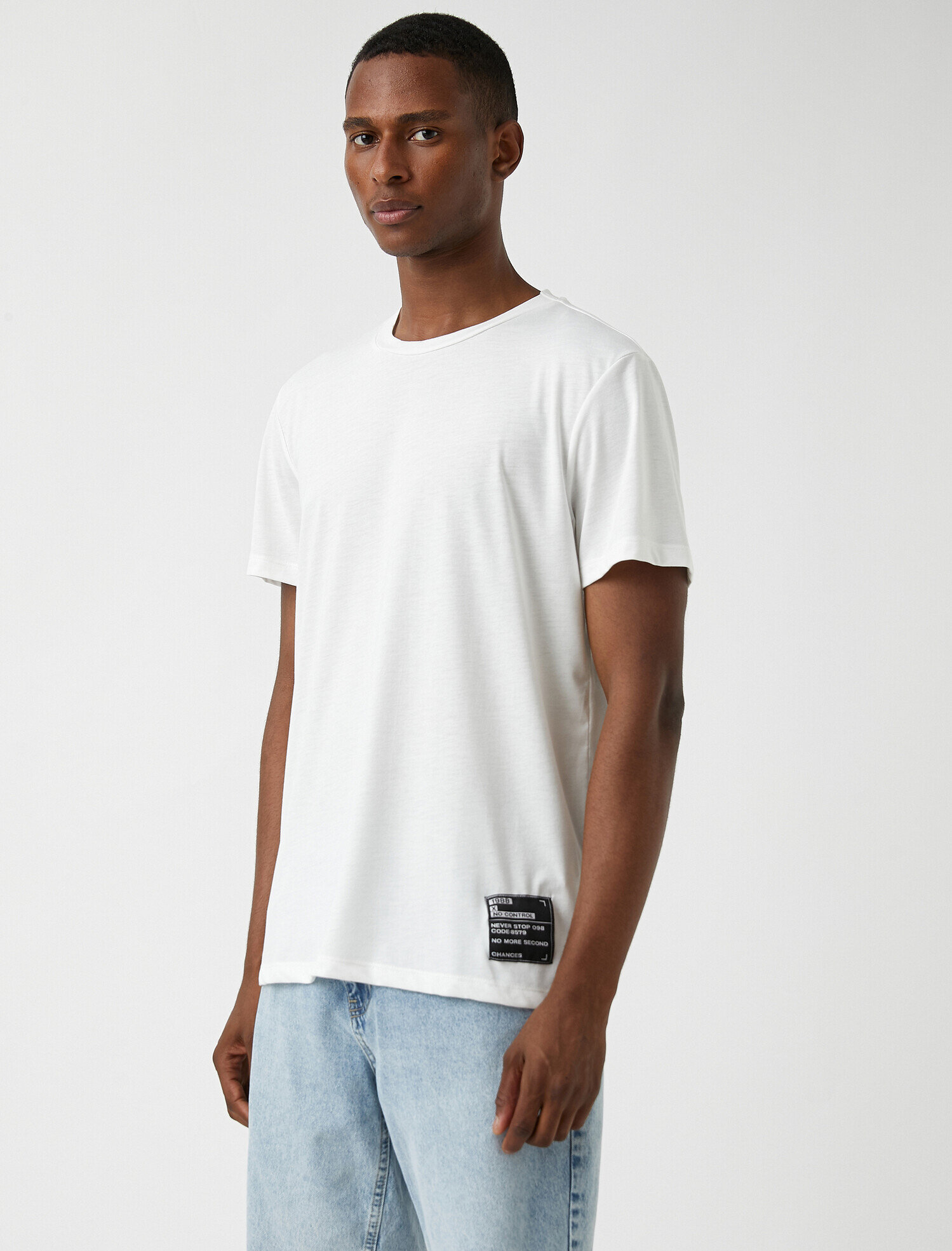   Regular Fit Etiketli Basic Tişört