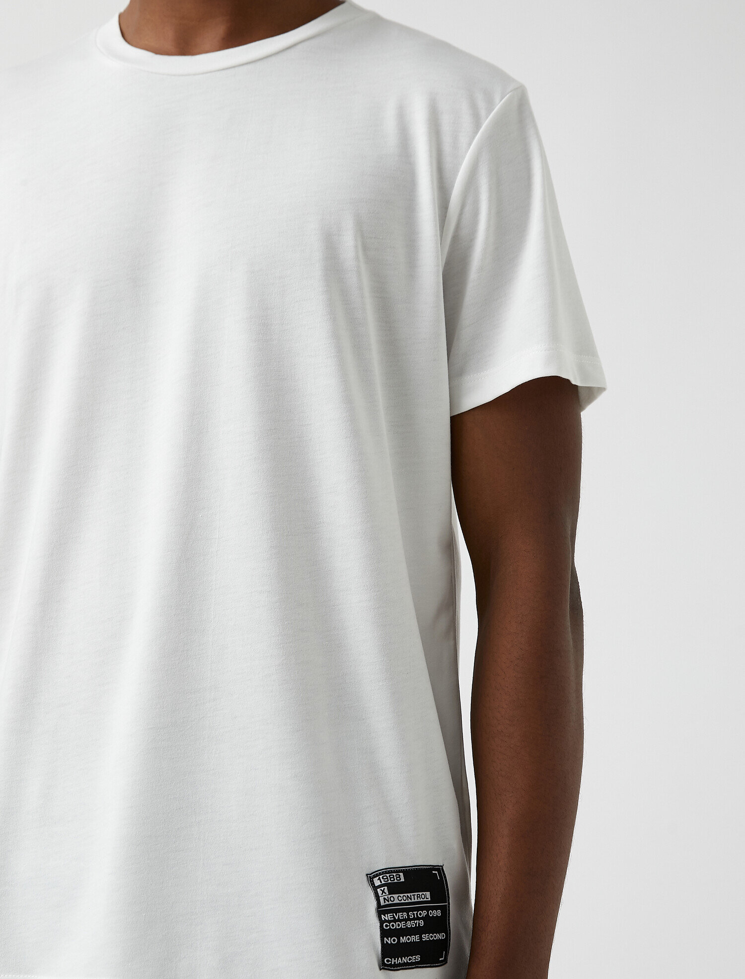   Regular Fit Etiketli Basic Tişört